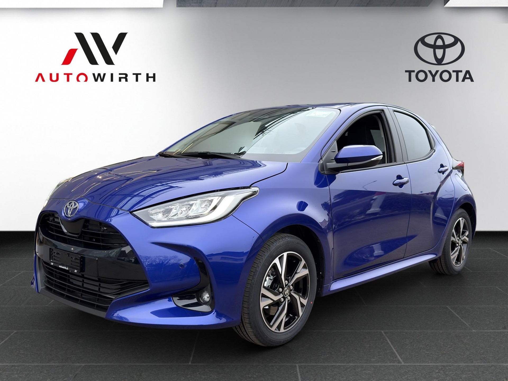 TOYOTA Yaris 1.5 VVT-i HSD Trend-image-0