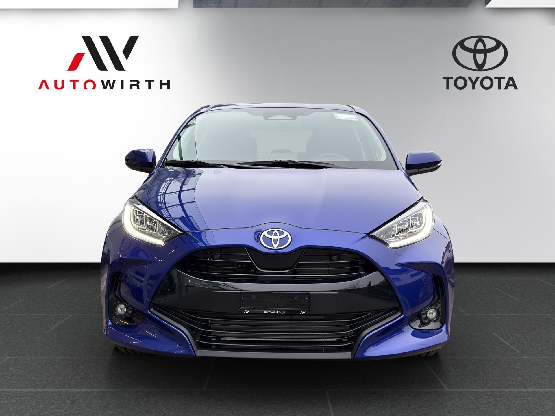 TOYOTA Yaris 1.5 VVT-i HSD Trend-image-1