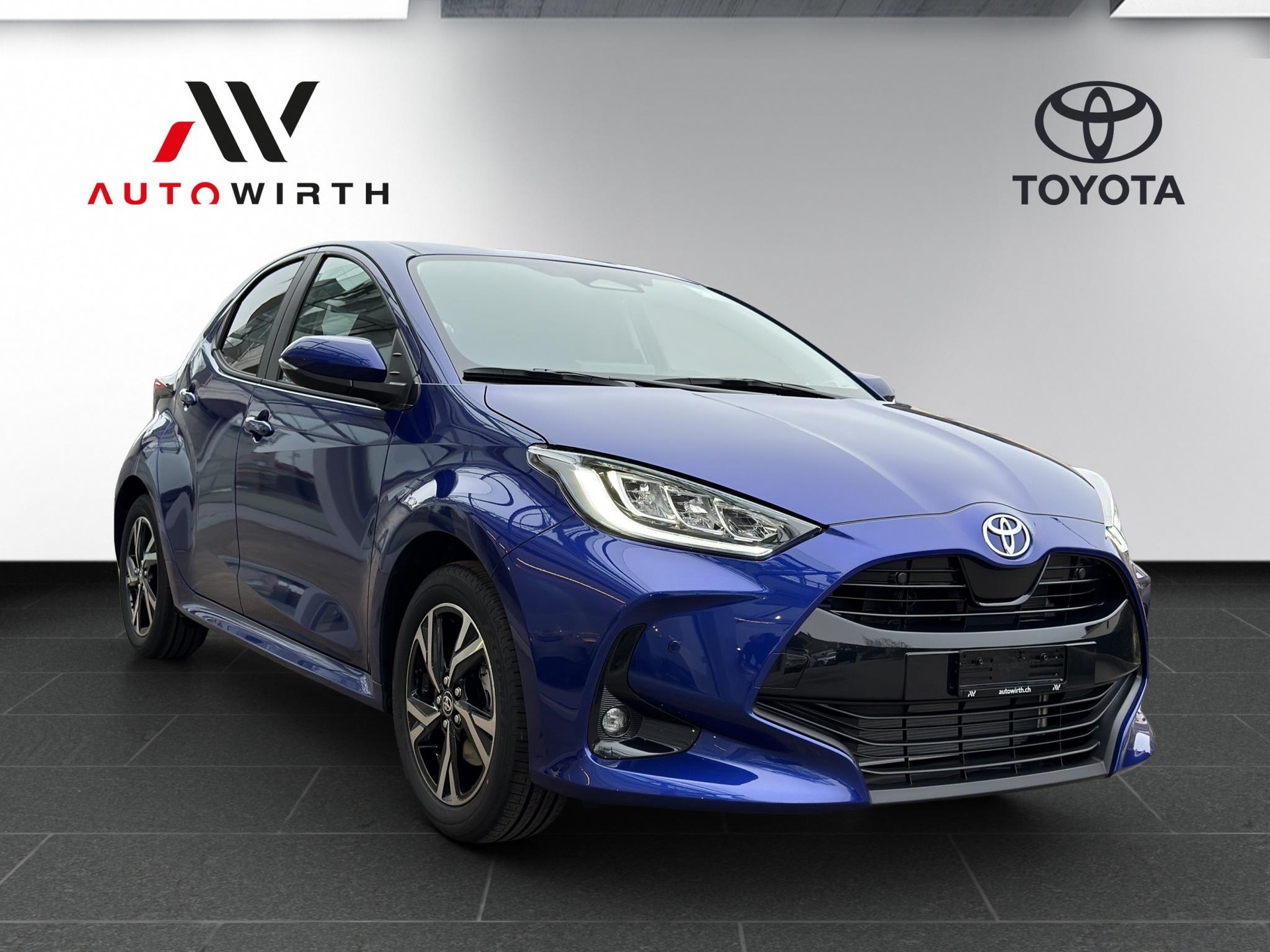 TOYOTA Yaris 1.5 VVT-i HSD Trend-image-2