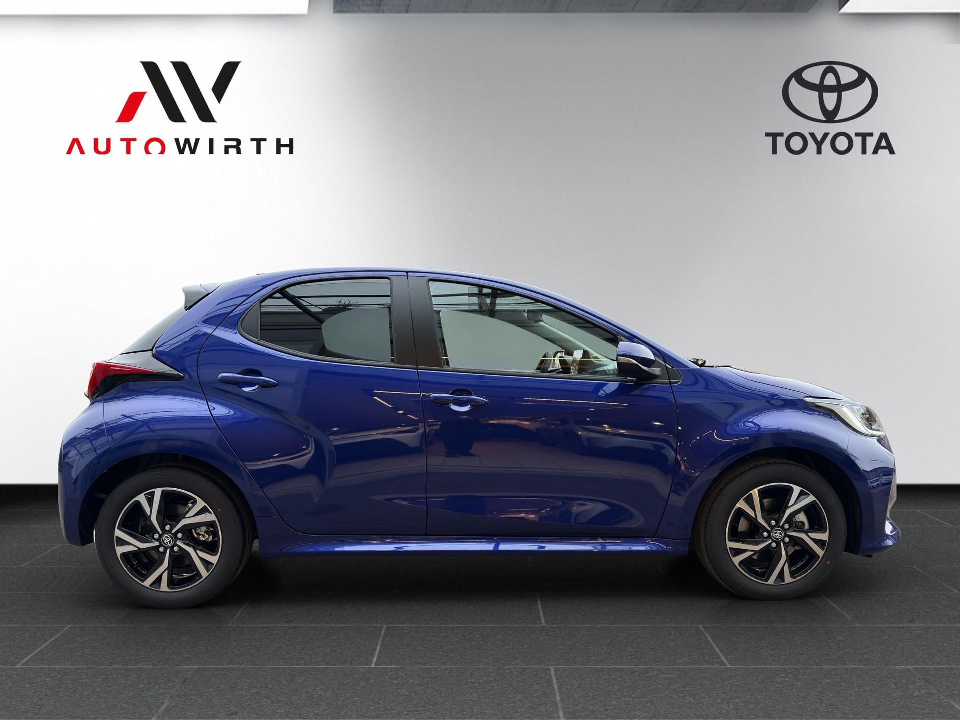 TOYOTA Yaris 1.5 VVT-i HSD Trend-image-3