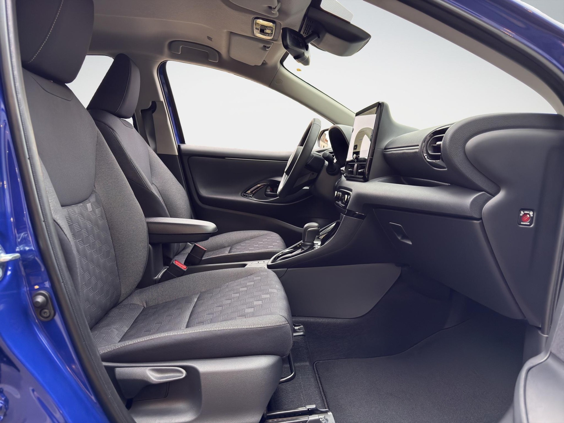 TOYOTA Yaris 1.5 VVT-i HSD Trend-image-15
