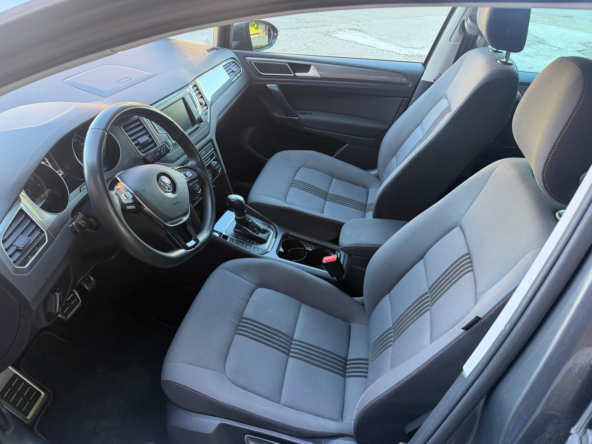 VW Golf Sportsvan 1.4 TSI Allstar DSG-image-5