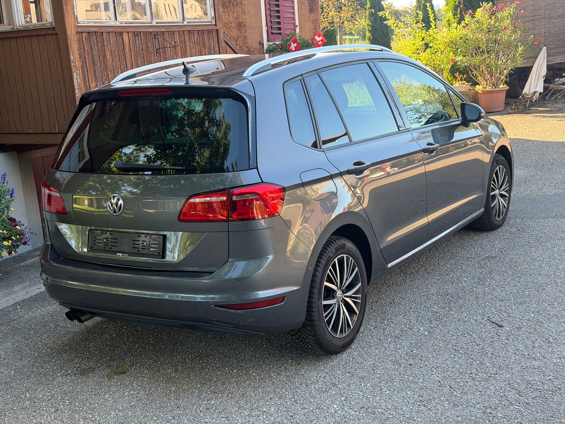 VW Golf Sportsvan 1.4 TSI Allstar DSG-image-3