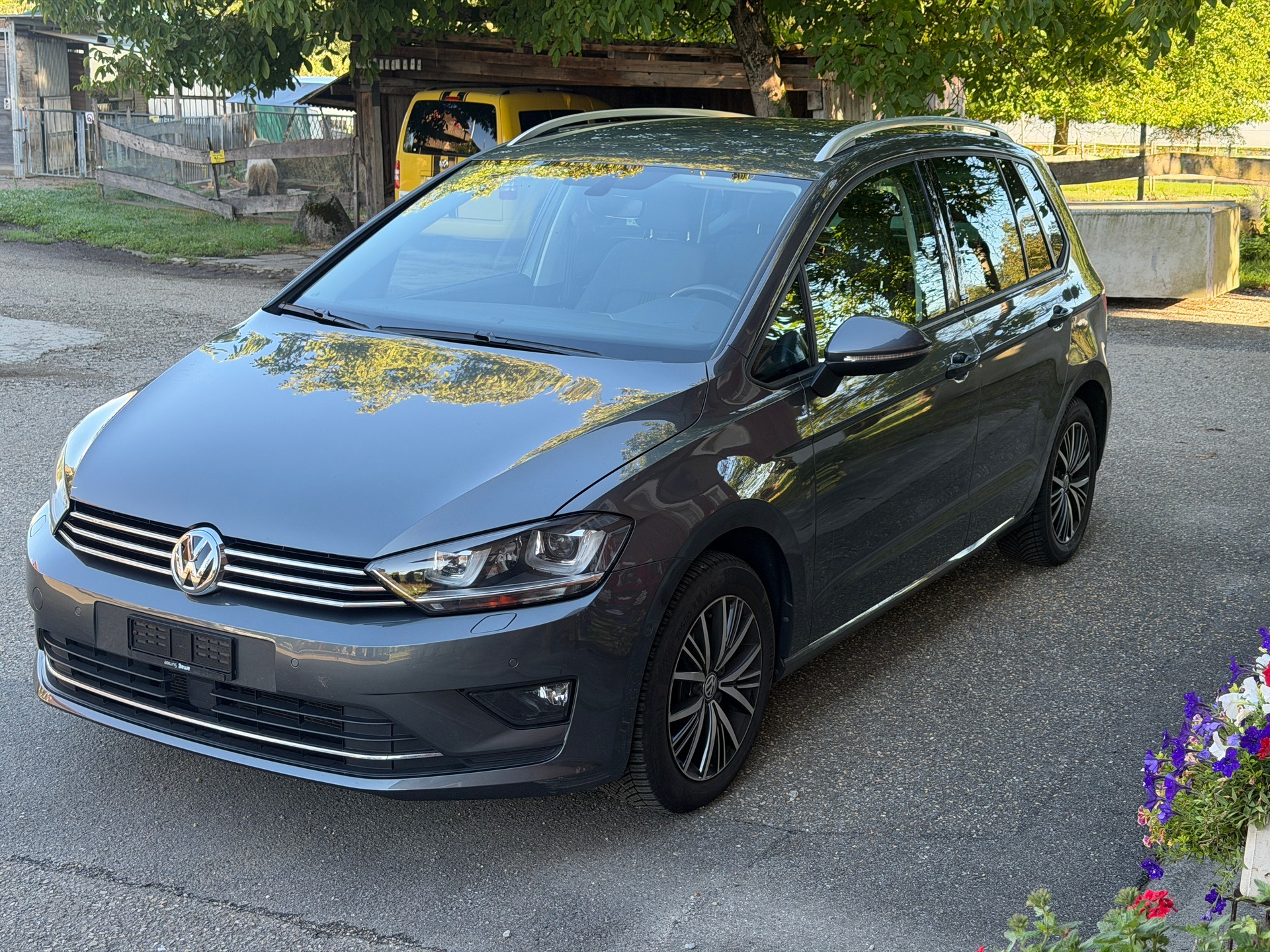 VW Golf Sportsvan 1.4 TSI Allstar DSG-image-1