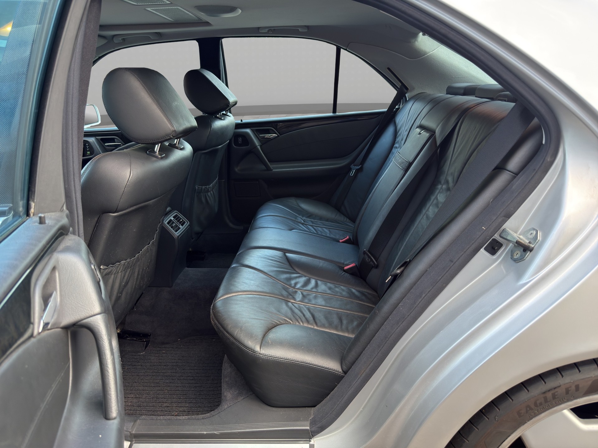 MERCEDES-BENZ E 55 AMG Avantgarde Automatic-image-12