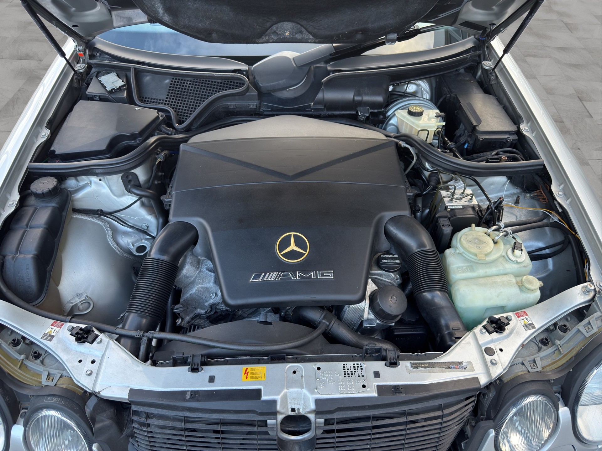 MERCEDES-BENZ E 55 AMG Avantgarde Automatic-image-20