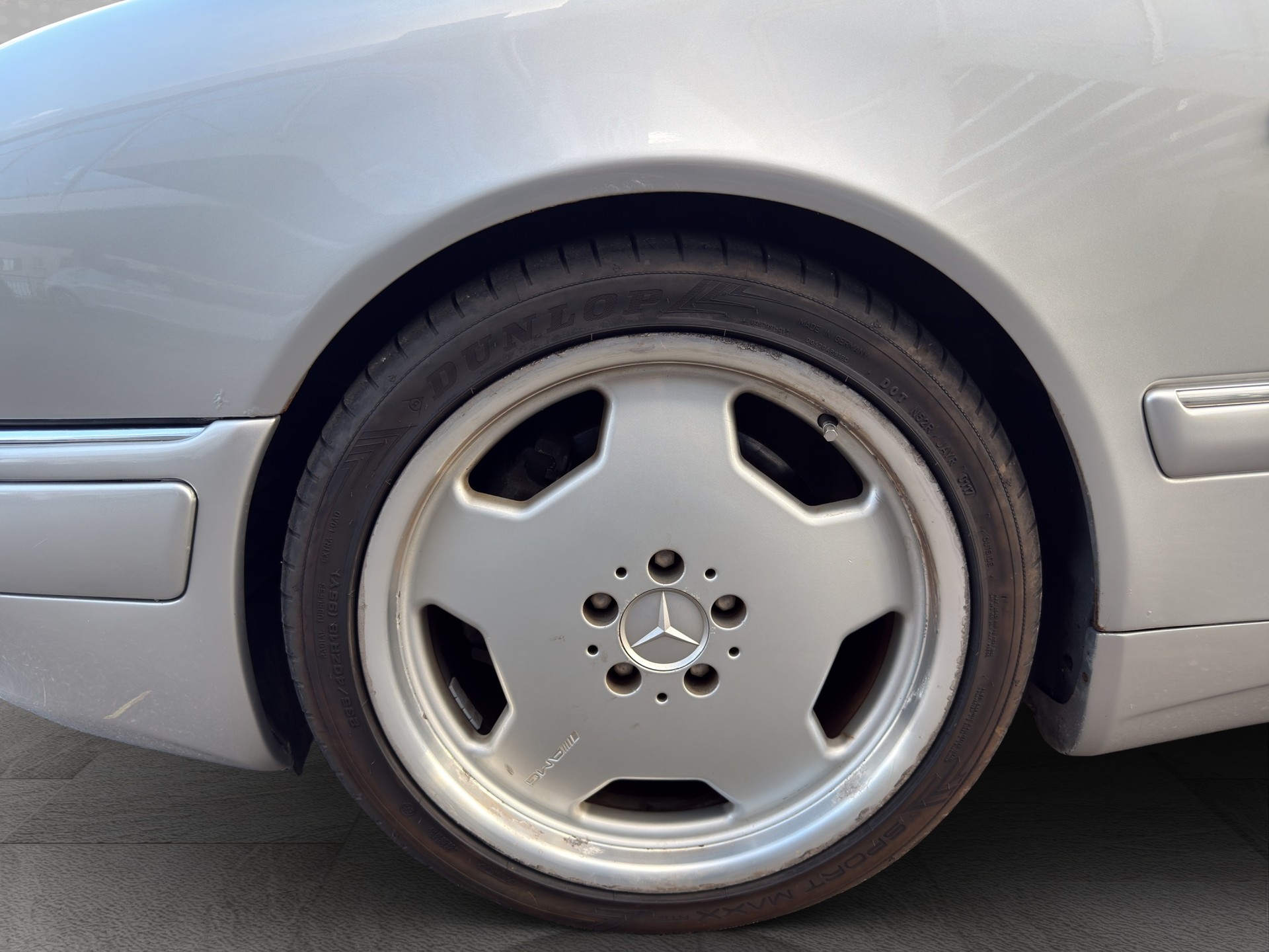 MERCEDES-BENZ E 55 AMG Avantgarde Automatic-image-21