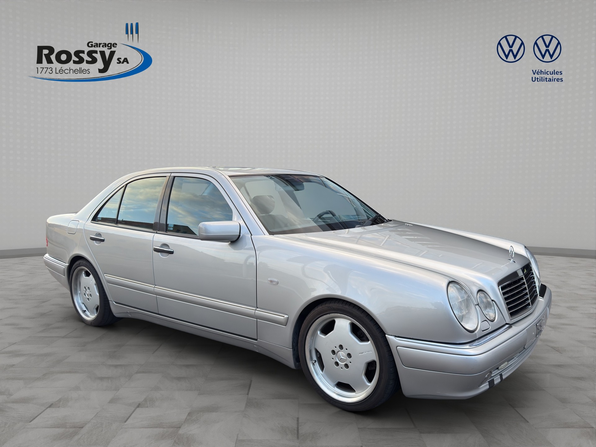 MERCEDES-BENZ E 55 AMG Avantgarde Automatic-image-7