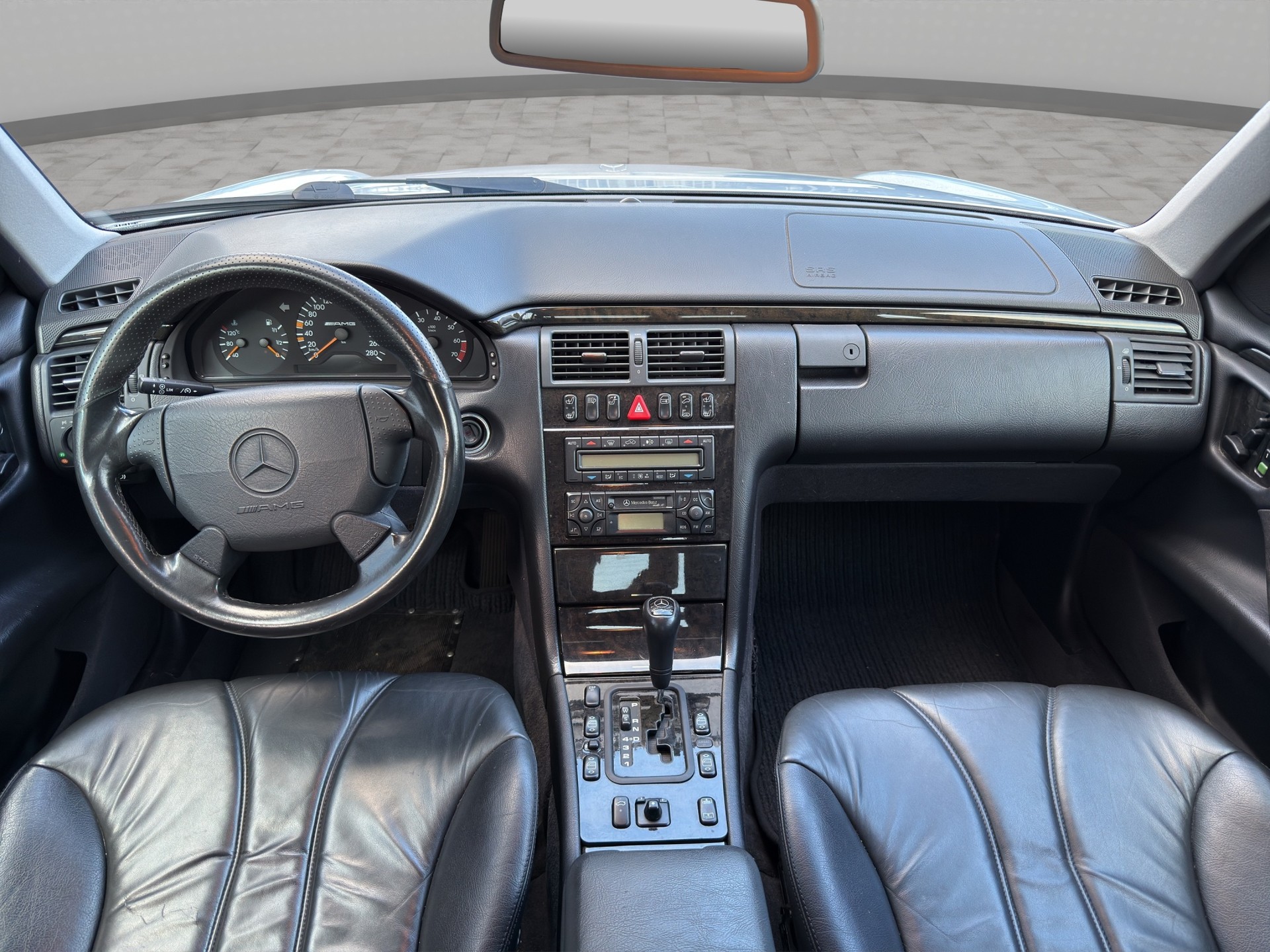 MERCEDES-BENZ E 55 AMG Avantgarde Automatic-image-13