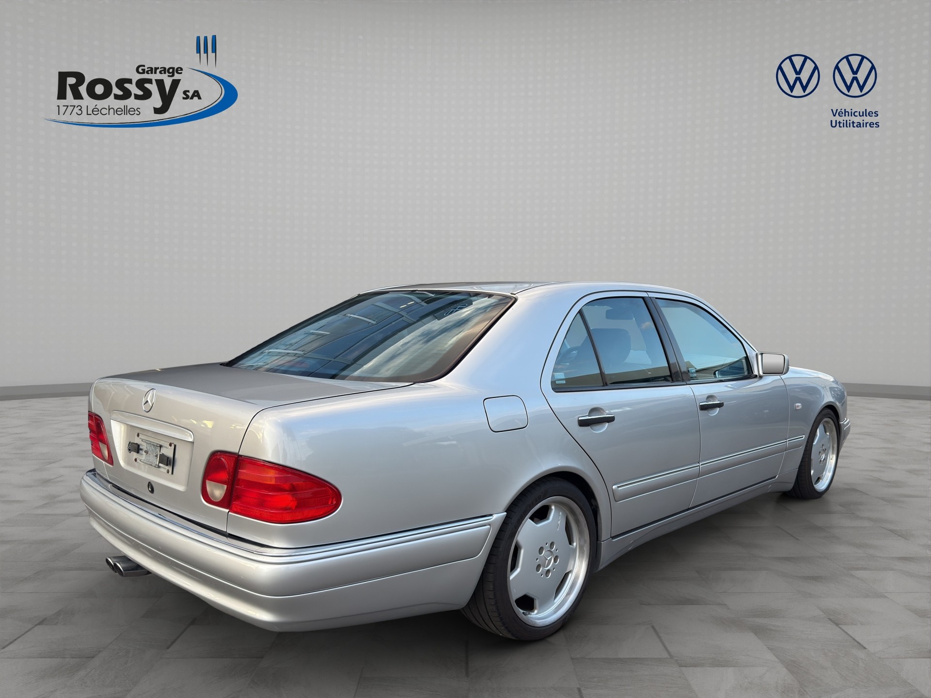MERCEDES-BENZ E 55 AMG Avantgarde Automatic-image-5