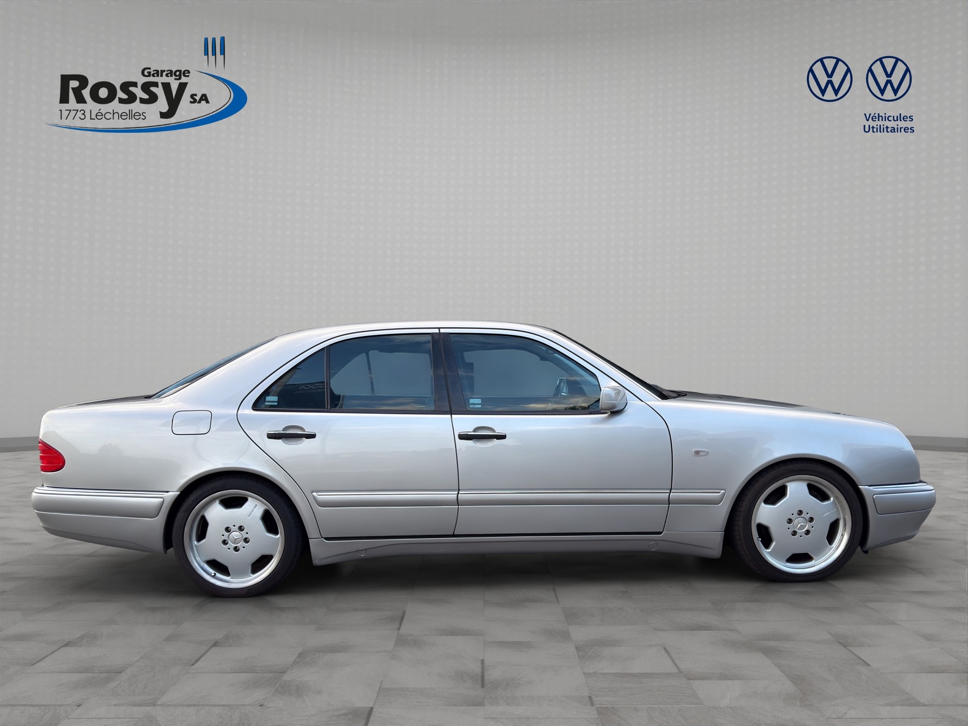 MERCEDES-BENZ E 55 AMG Avantgarde Automatic-image-6