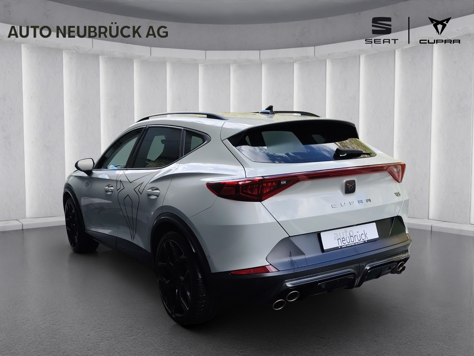 CUPRA Formentor 2.5TSI VZ5 Taiga Grey 4Drive DSG-image-1
