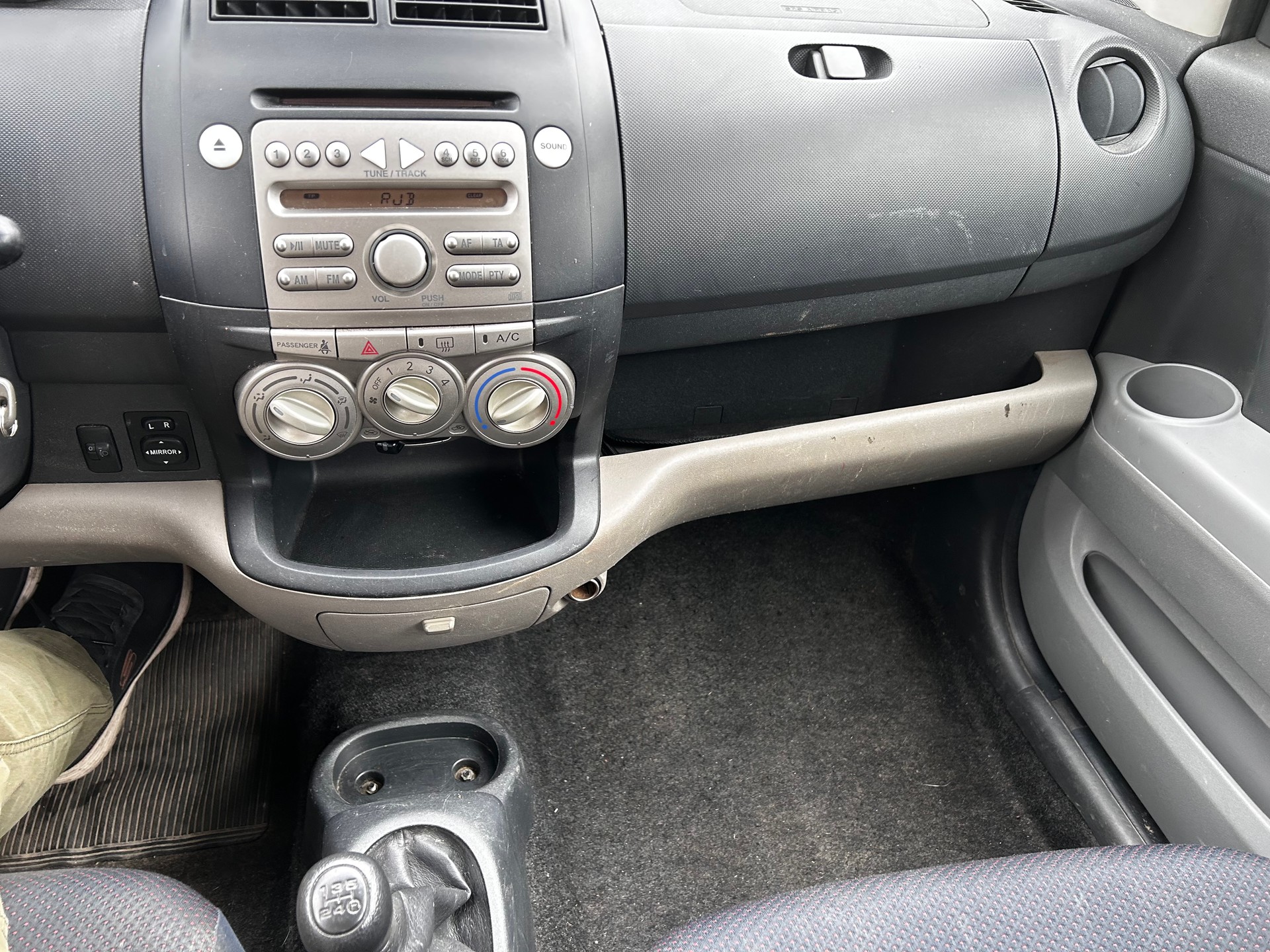 DAIHATSU Sirion 1.3 eco-4WD-image-12