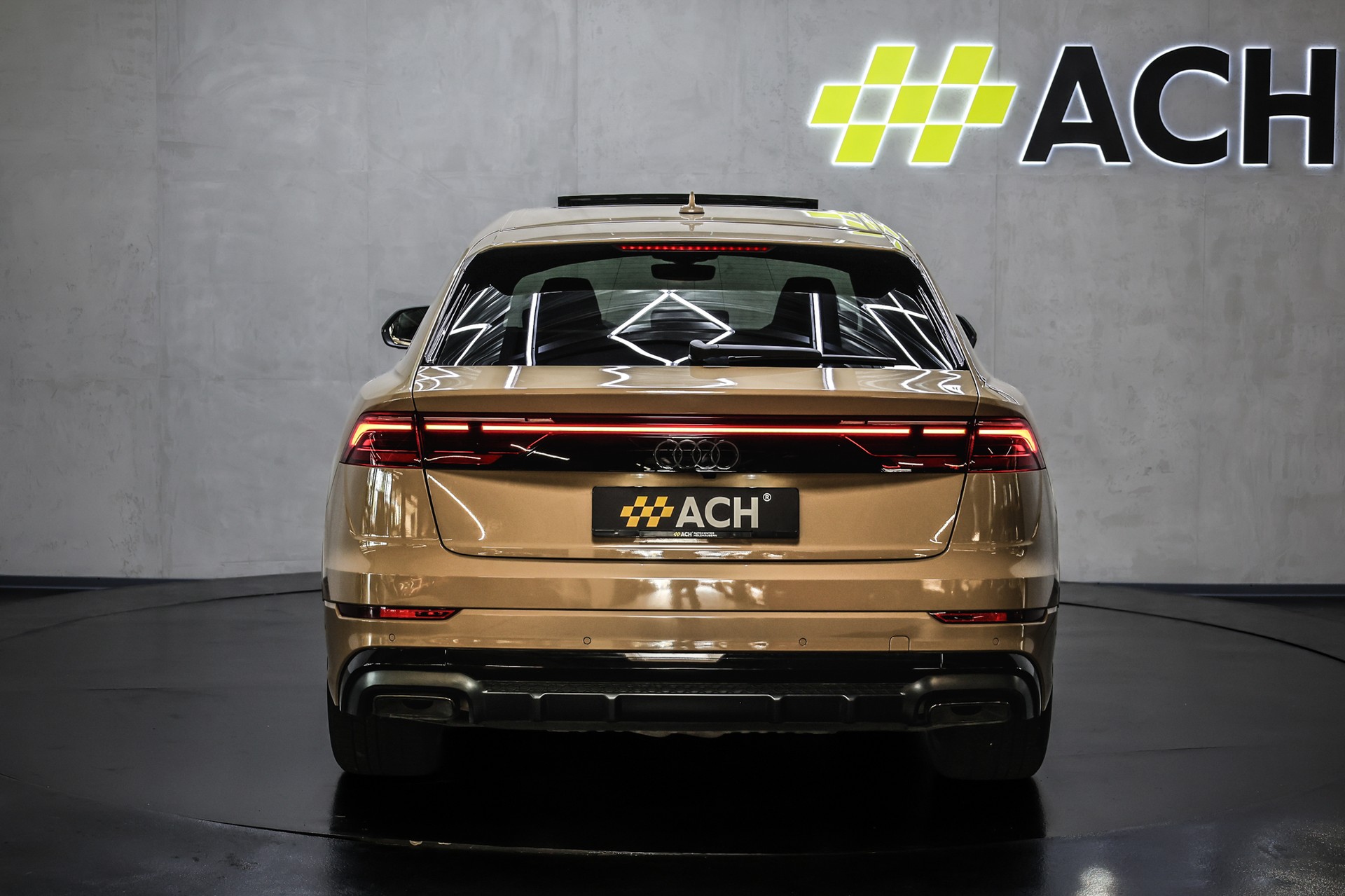 AUDI Q8 60 TFSI e quattro PHEV Tiptronic S-Line-image-9