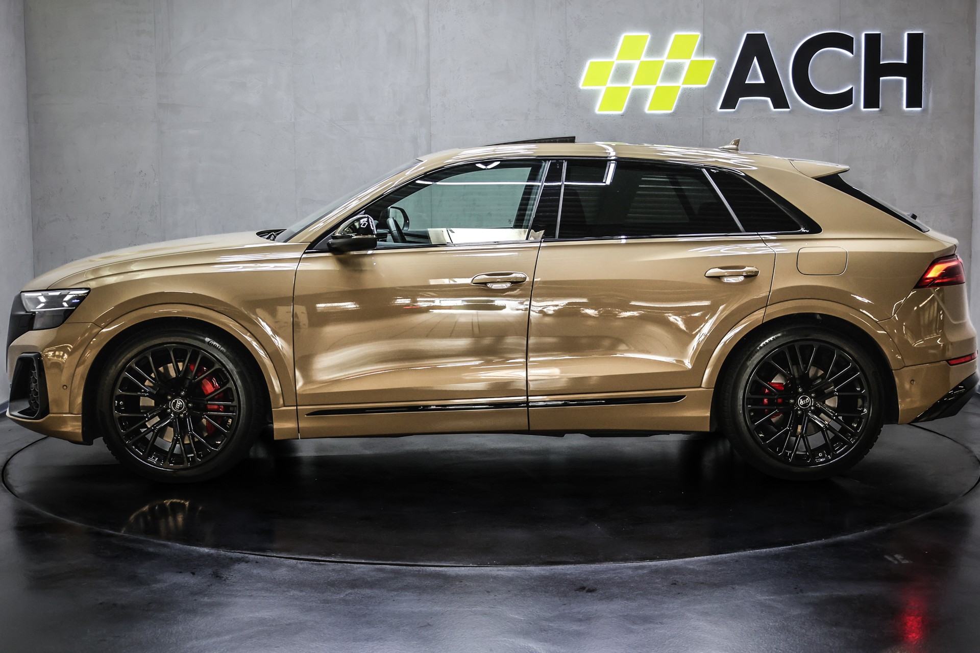 AUDI Q8 60 TFSI e quattro PHEV Tiptronic S-Line-image-4