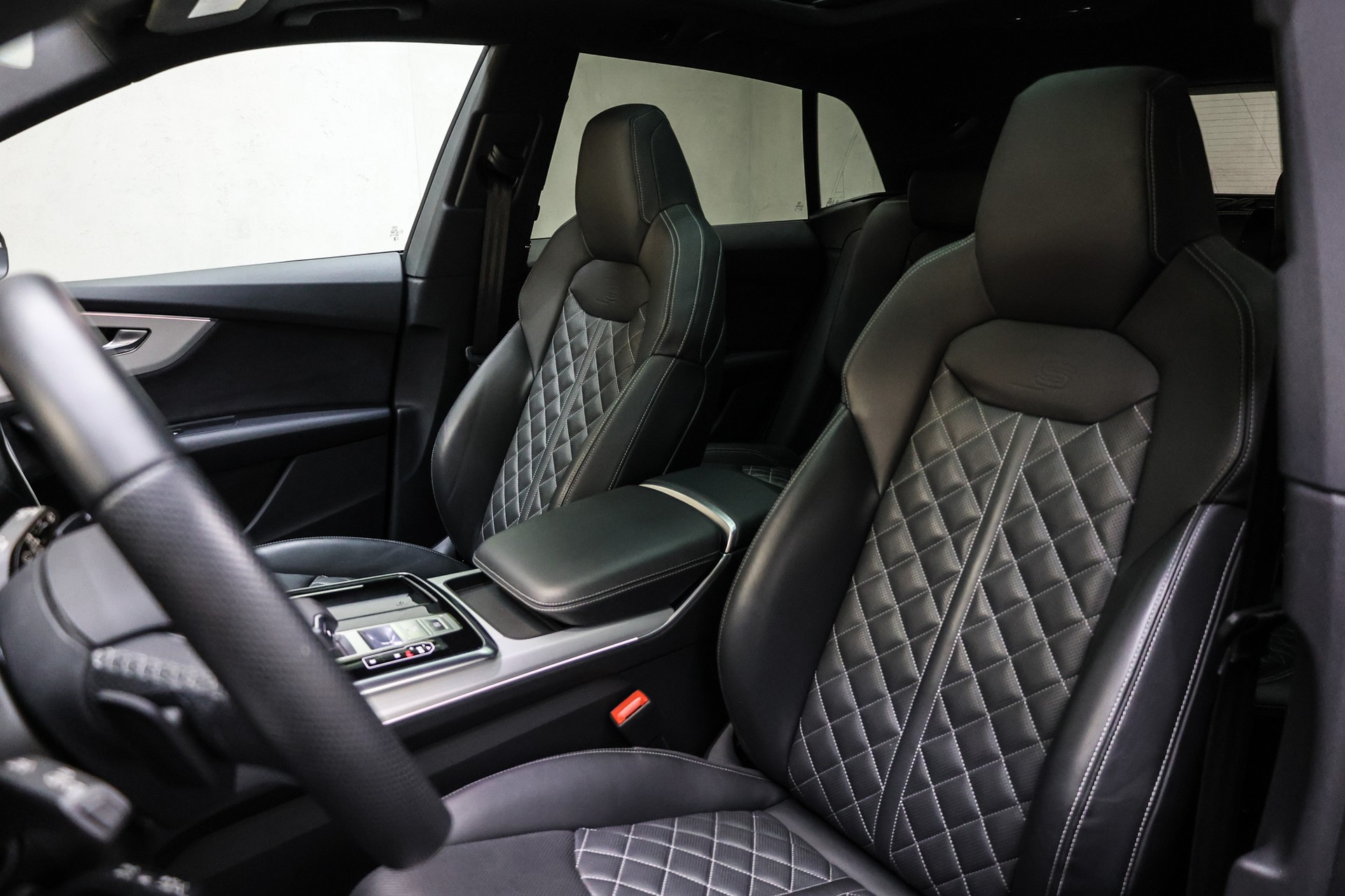AUDI Q8 60 TFSI e quattro PHEV Tiptronic S-Line-image-22