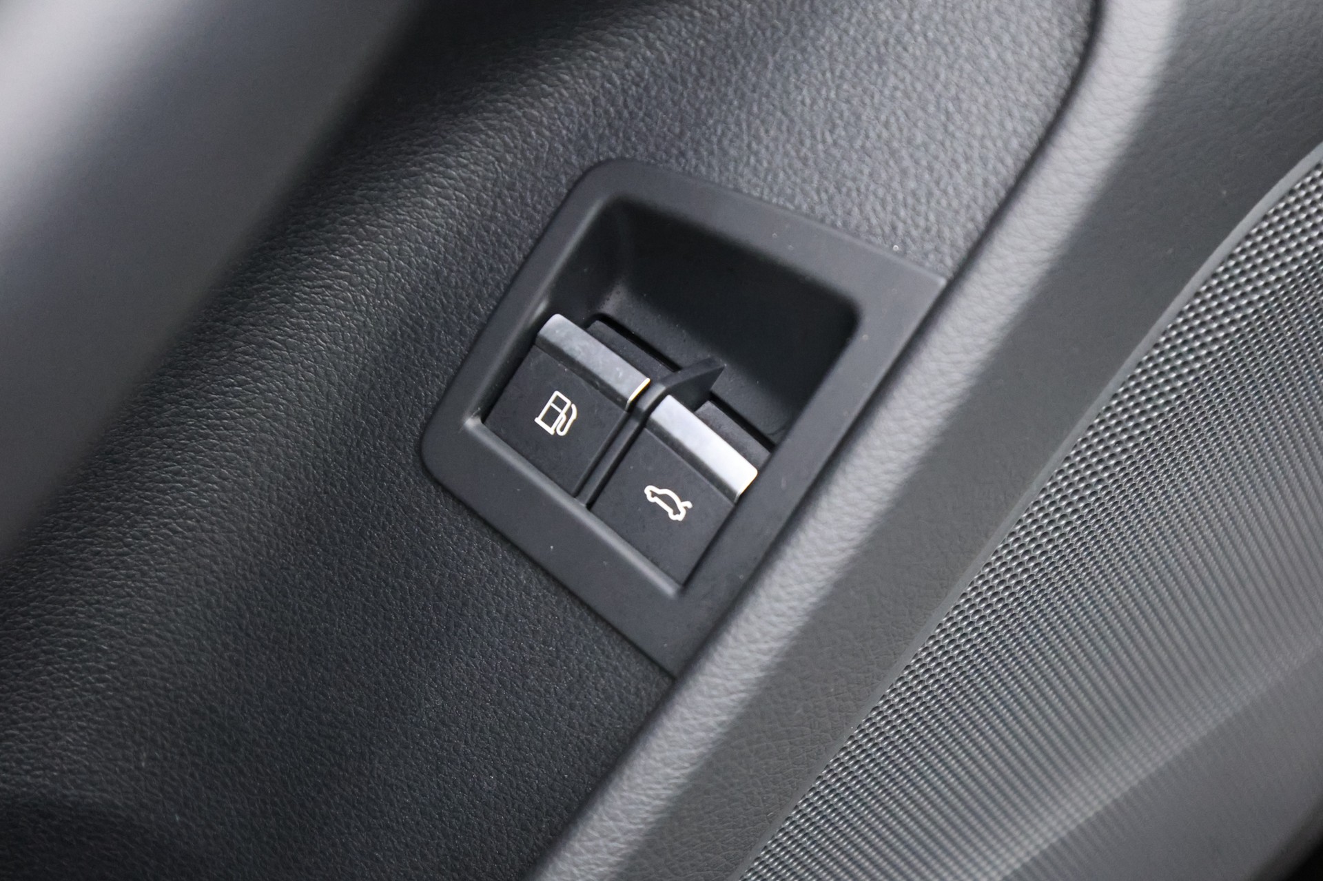AUDI Q8 60 TFSI e quattro PHEV Tiptronic S-Line-image-38