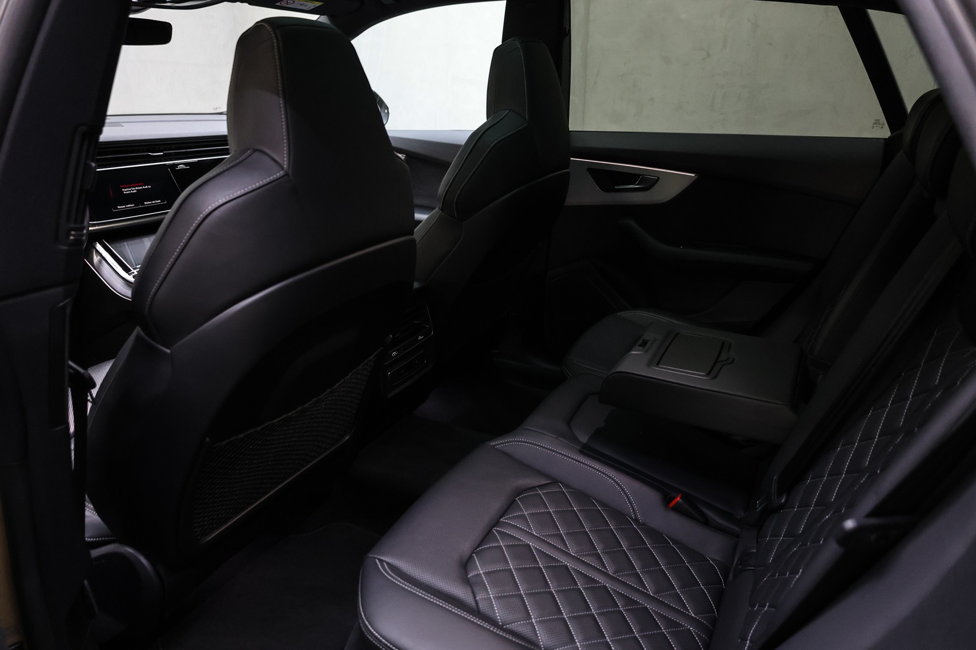 AUDI Q8 60 TFSI e quattro PHEV Tiptronic S-Line-image-27