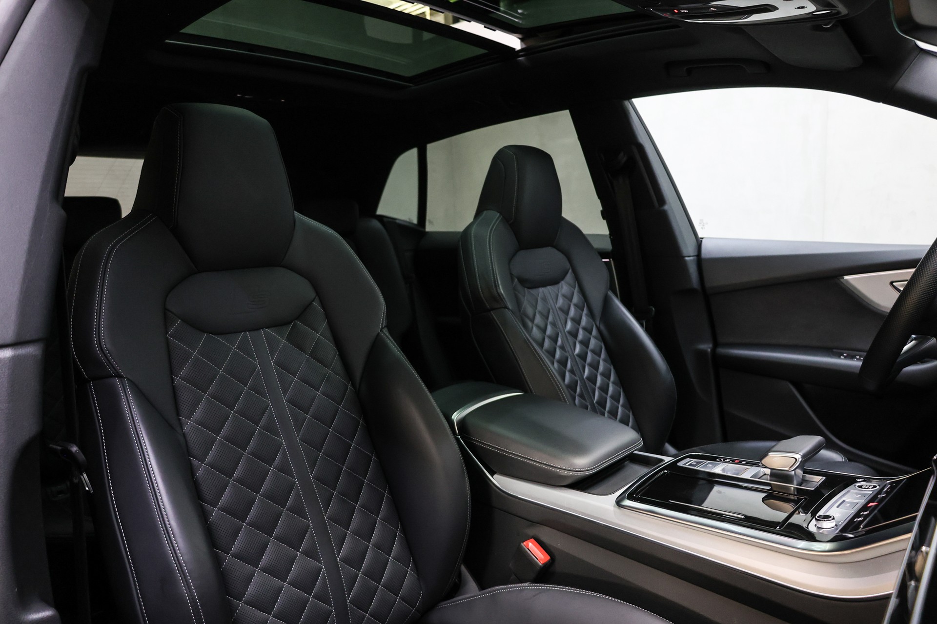 AUDI Q8 60 TFSI e quattro PHEV Tiptronic S-Line-image-35
