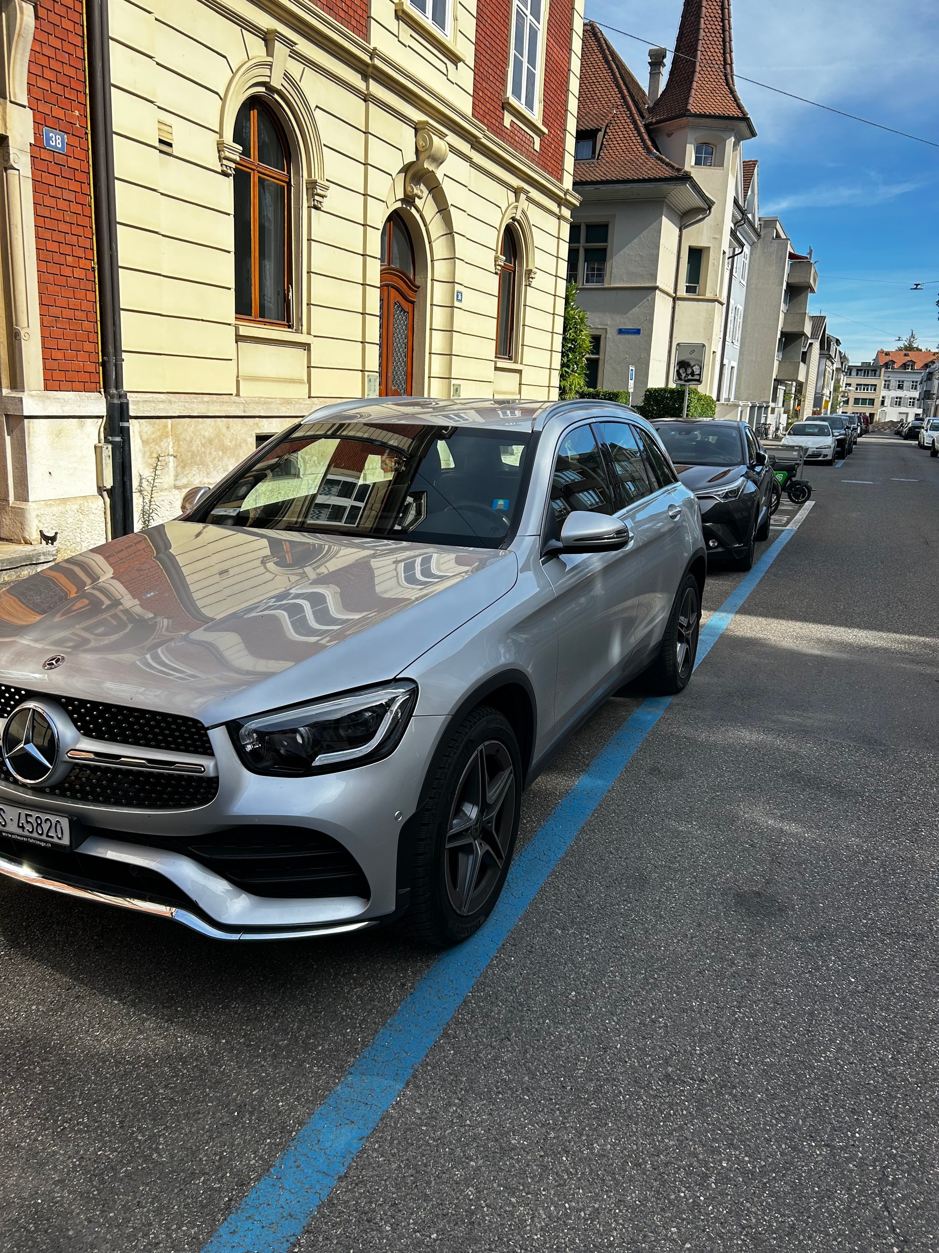 MERCEDES-BENZ GLC220d-image-1