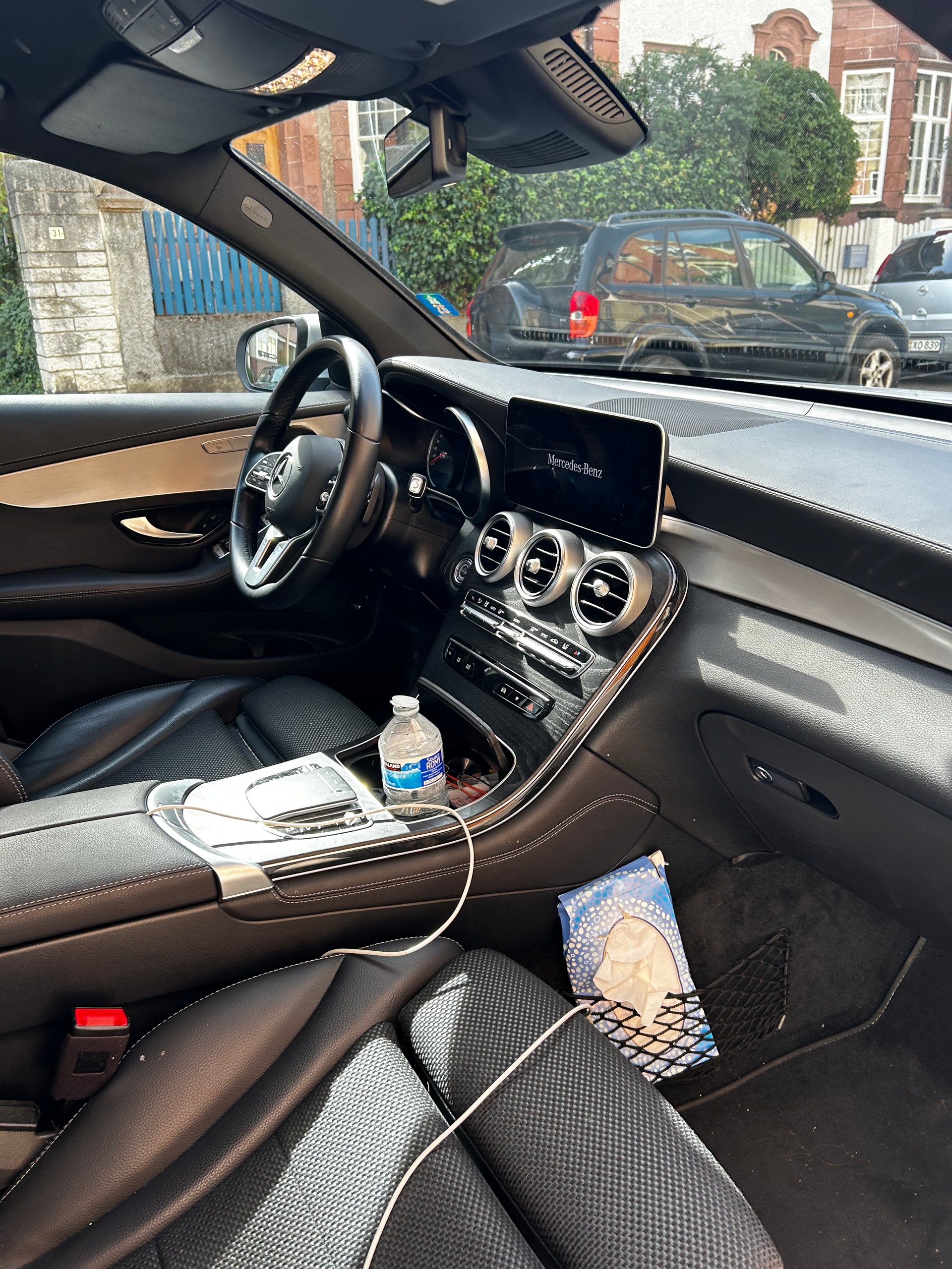 MERCEDES-BENZ GLC220d-image-2