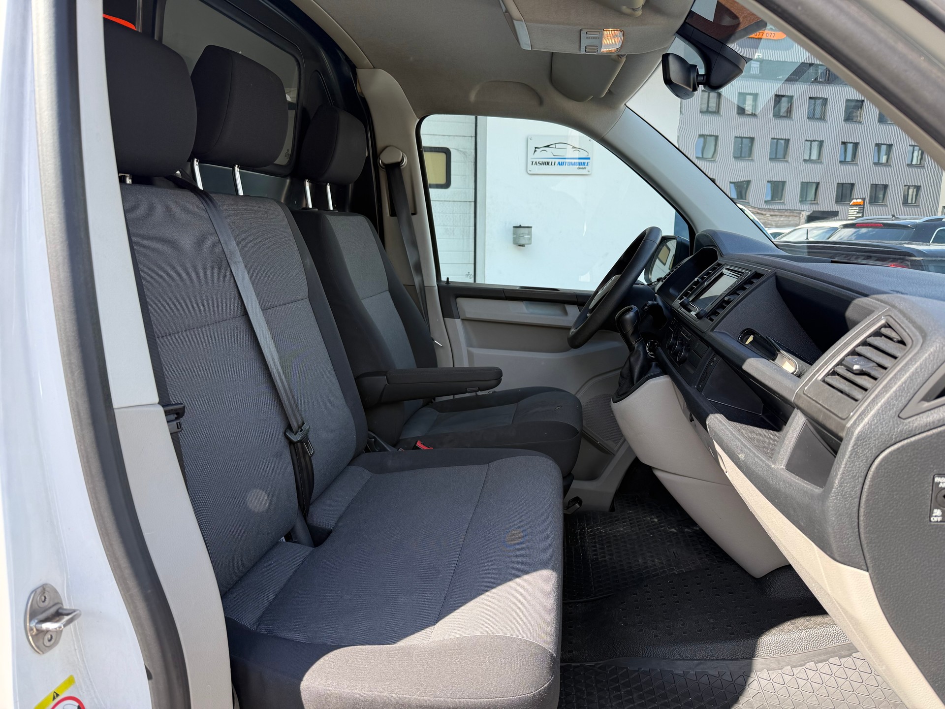 VW T6 2.0 TDI 4Motion DSG-image-14