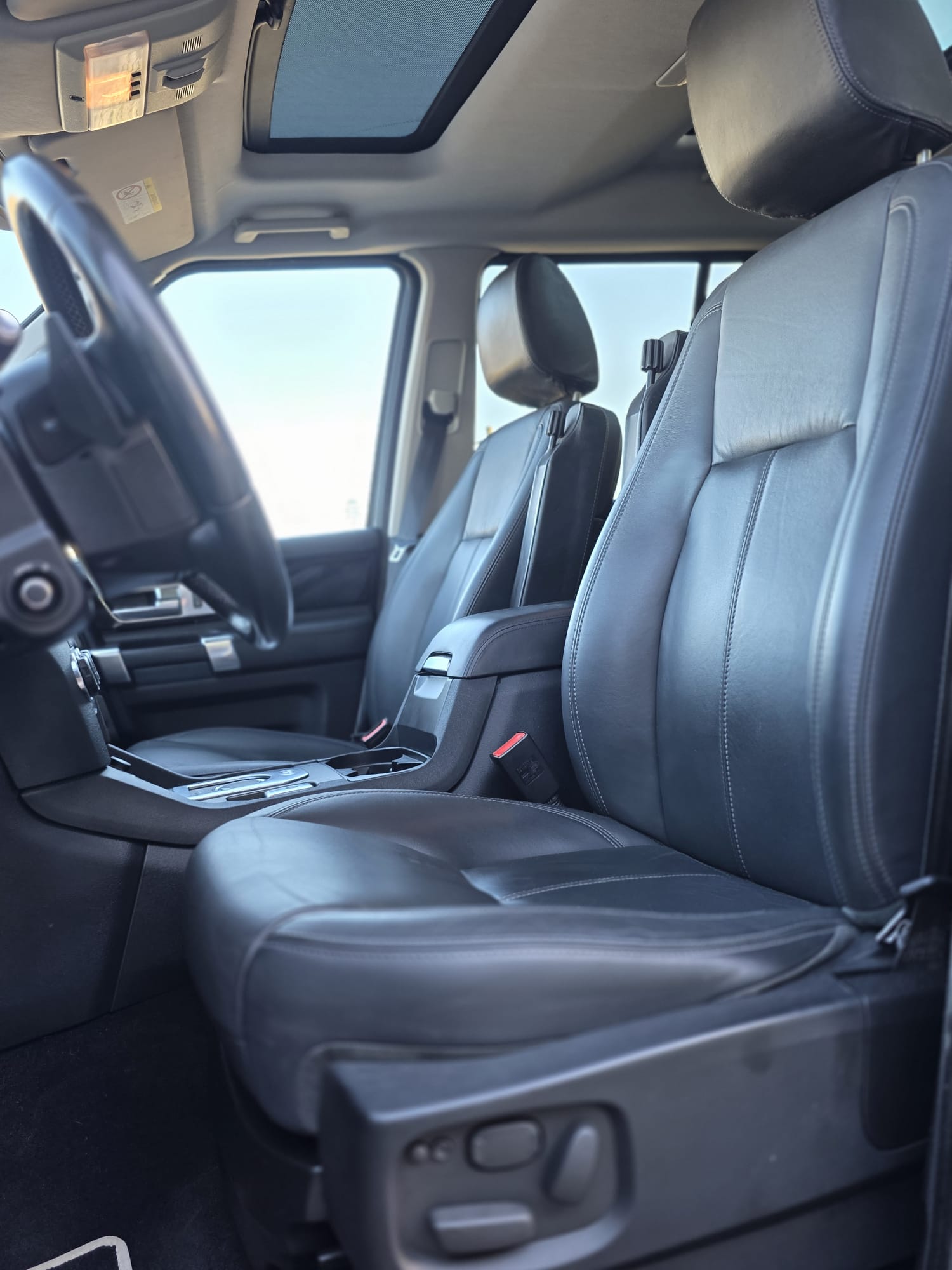 LAND ROVER Discovery 3.0 SDV6 Landmark Automatic-image-8
