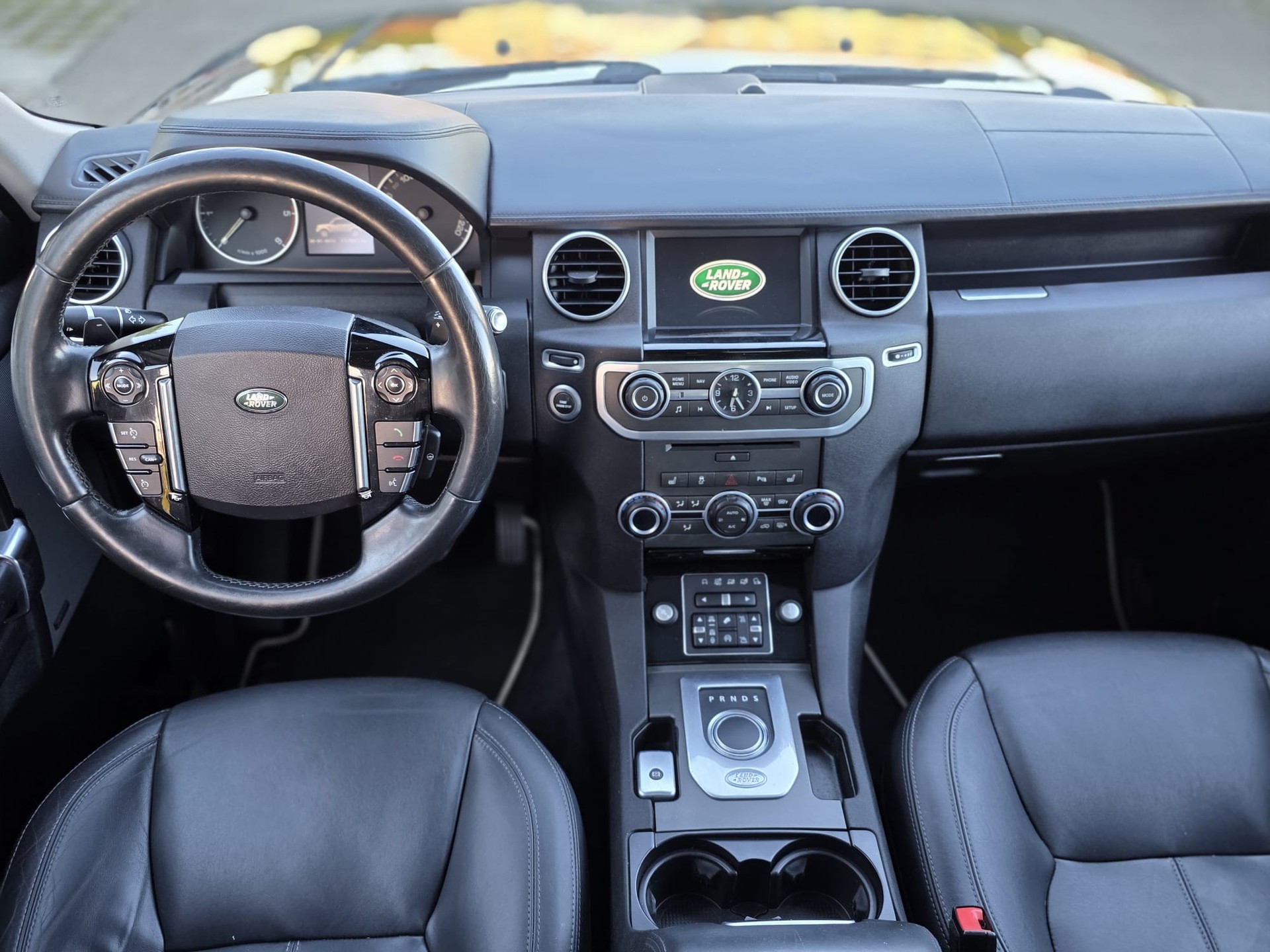 LAND ROVER Discovery 3.0 SDV6 Landmark Automatic-image-7