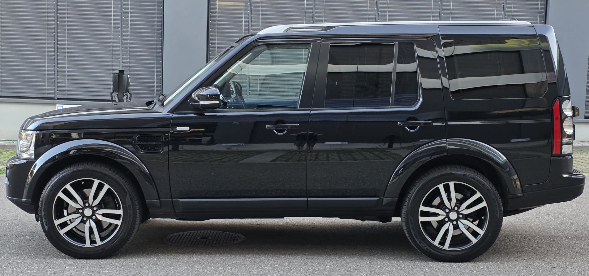 LAND ROVER Discovery 3.0 SDV6 Landmark Automatic-image-5