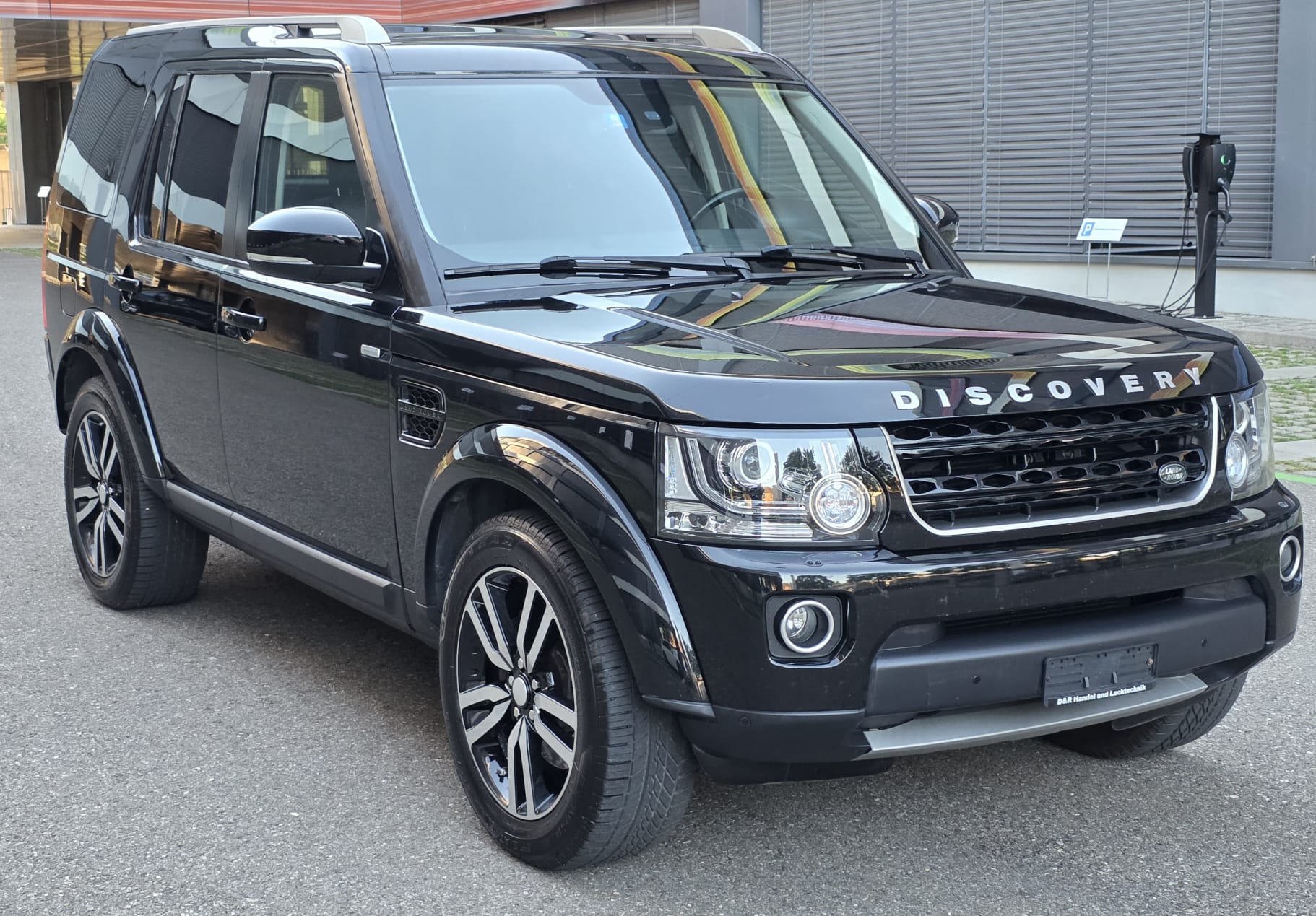 LAND ROVER Discovery 3.0 SDV6 Landmark Automatic-image-0