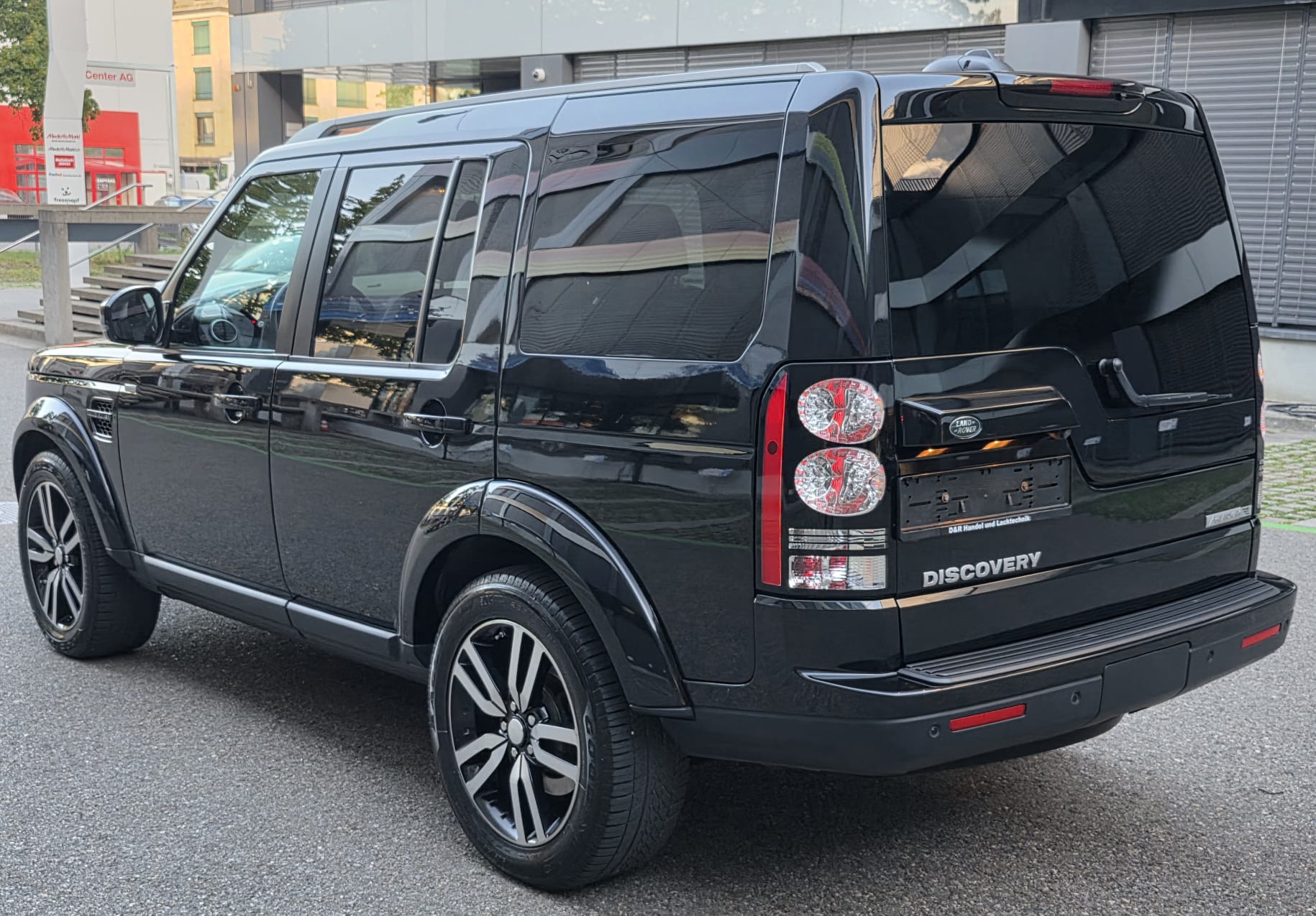 LAND ROVER Discovery 3.0 SDV6 Landmark Automatic-image-3