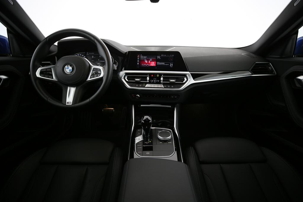 BMW 220i Coupé-image-4