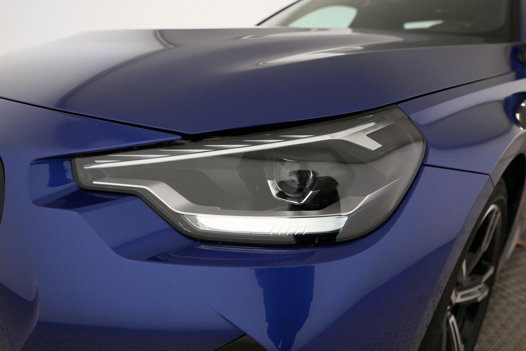 BMW 220i Coupé-image-16