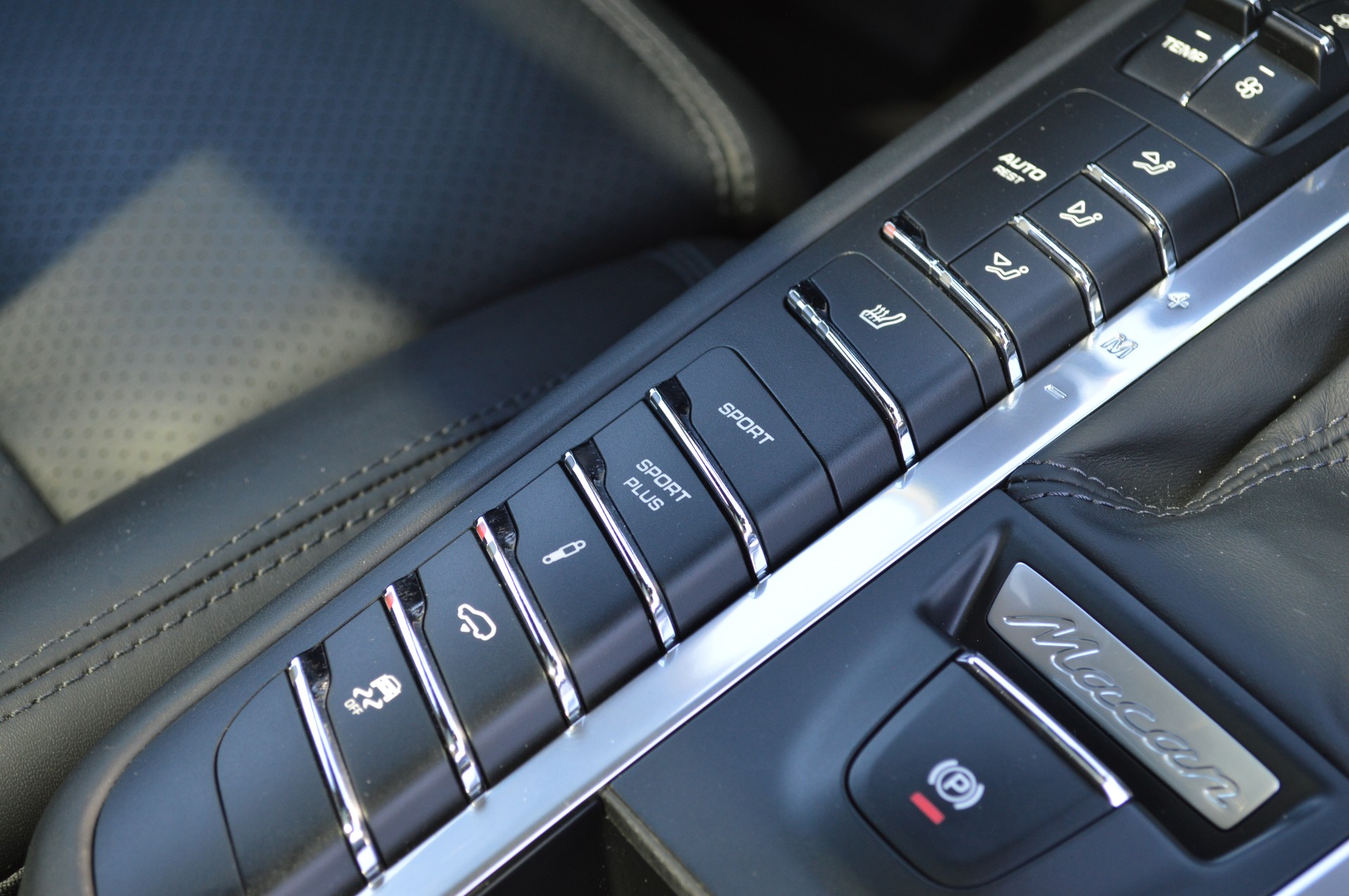 PORSCHE Macan S PDK-image-24