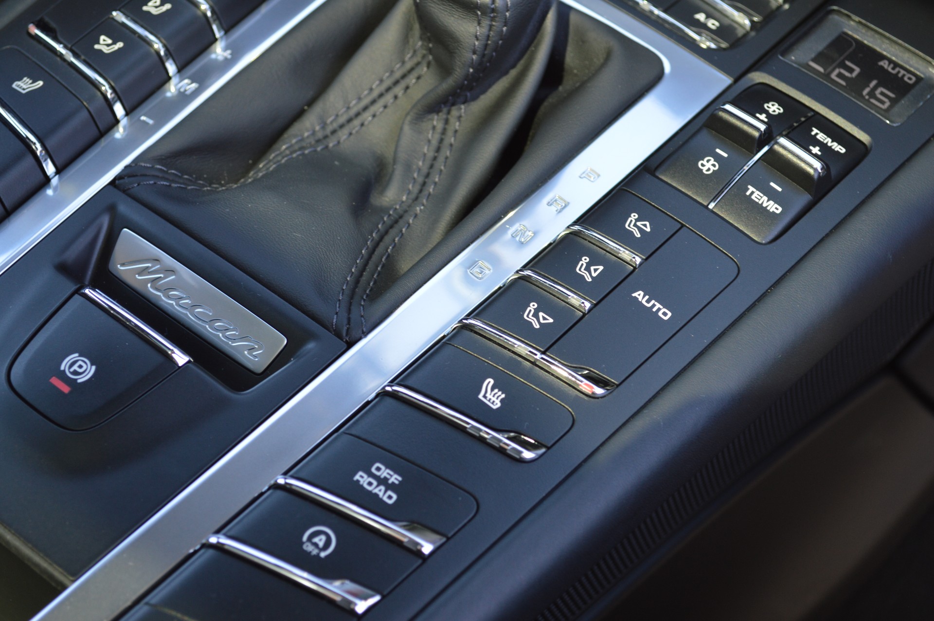 PORSCHE Macan S PDK-image-25