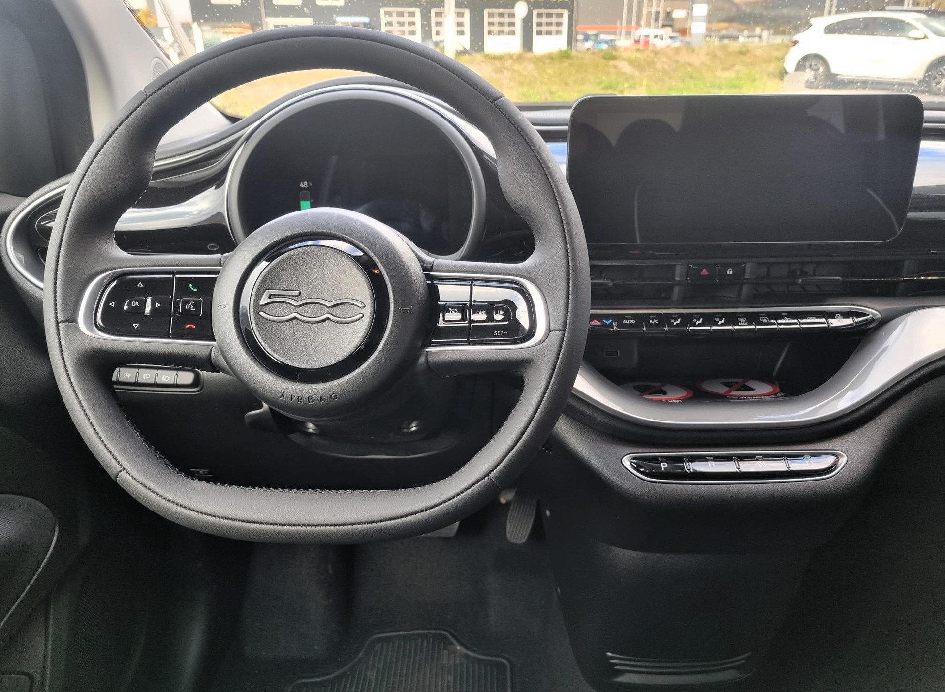 FIAT 500 electric 87 kW Swiss Edition-image-8
