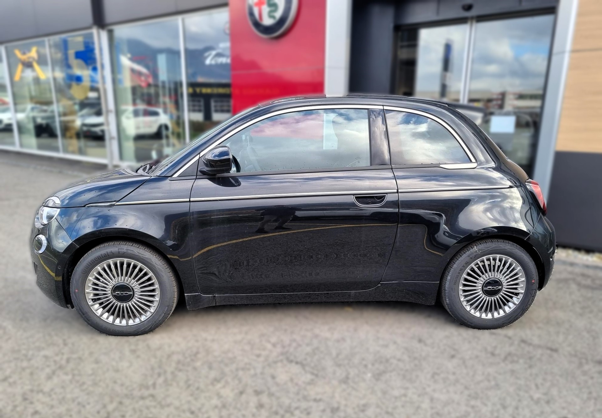FIAT 500 electric 87 kW Swiss Edition-image-2