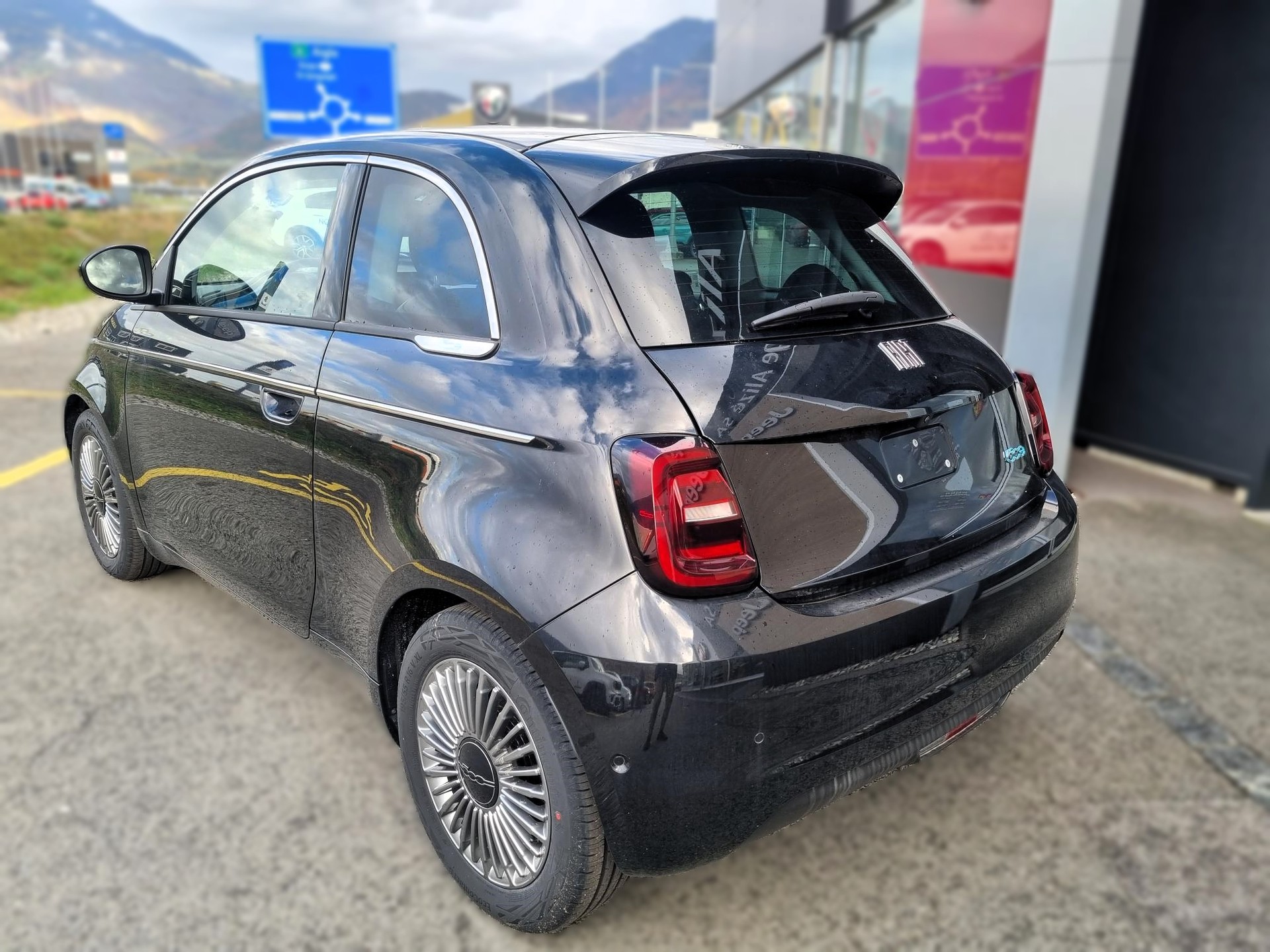 FIAT 500 electric 87 kW Swiss Edition-image-3