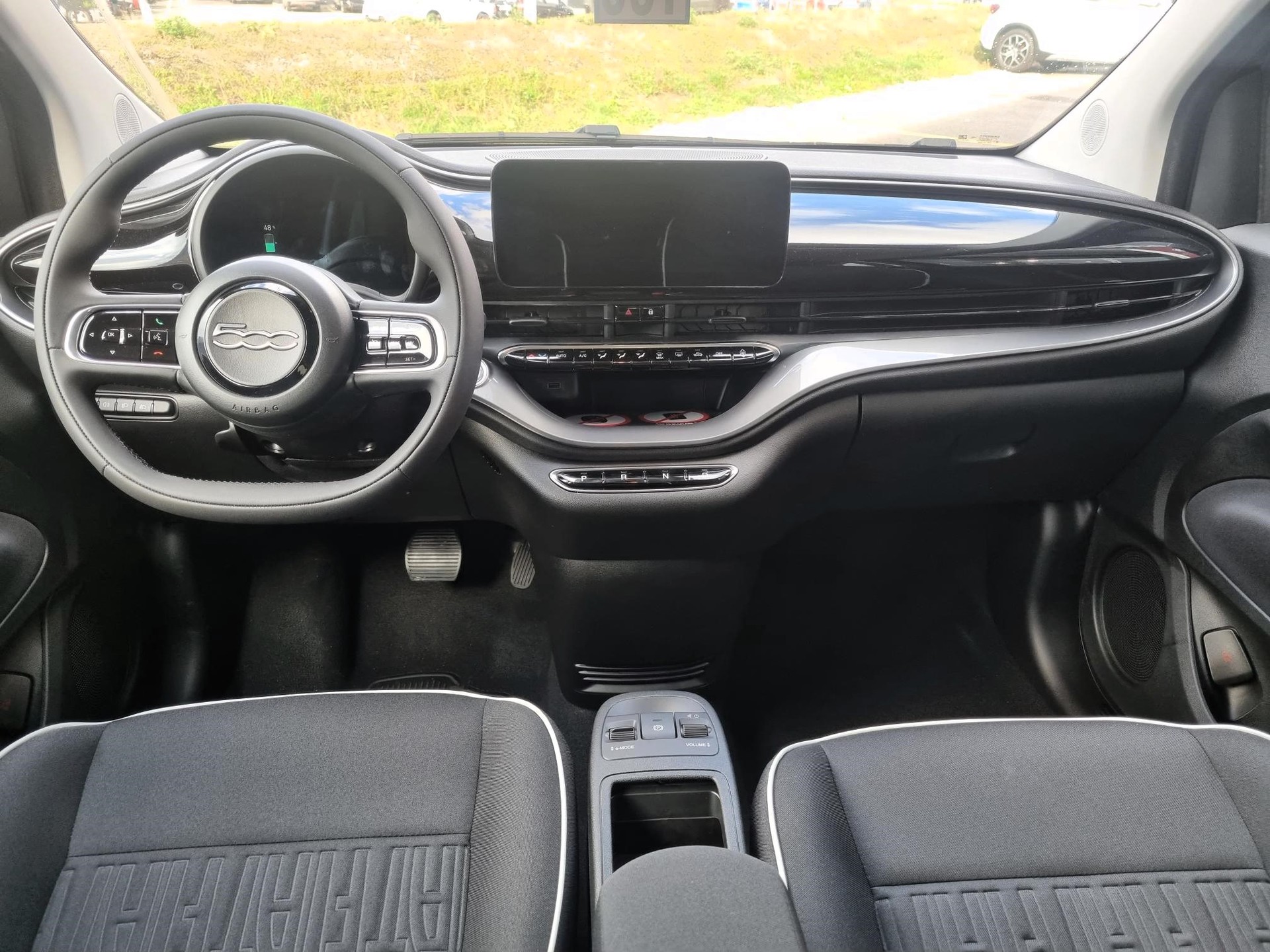 FIAT 500 electric 87 kW Swiss Edition-image-7