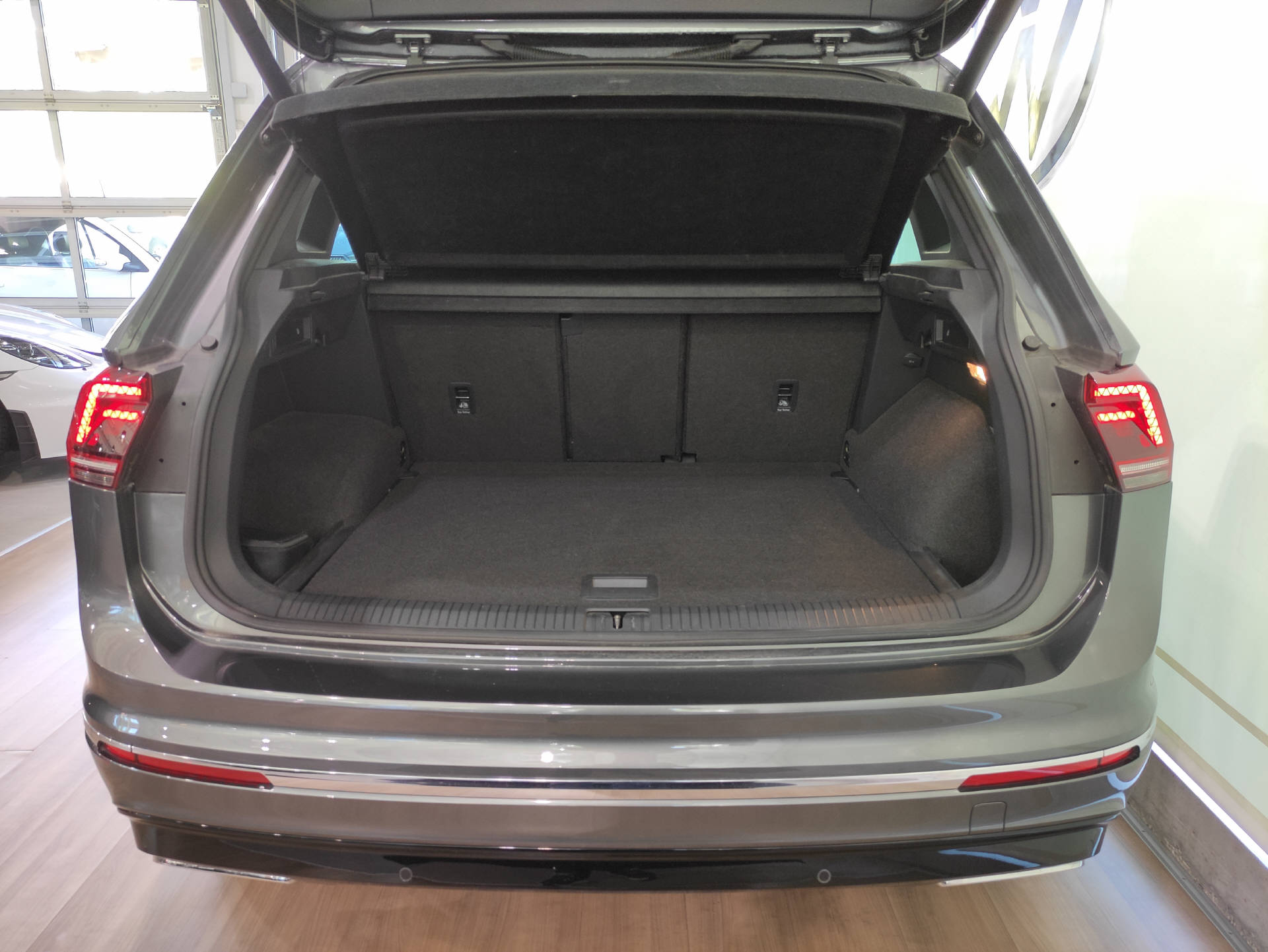 VW Tiguan 2.0 TDI ABT R-Line Highline DSG-image-15