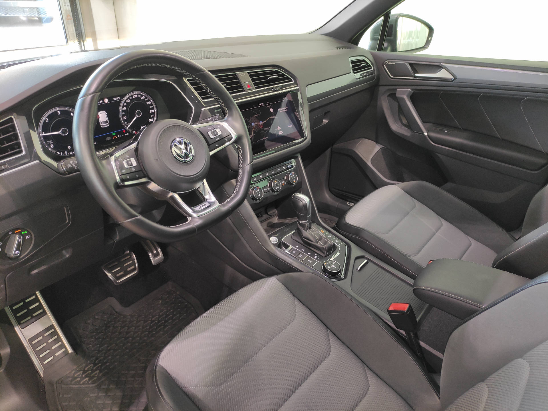 VW Tiguan 2.0 TDI ABT R-Line Highline DSG-image-4