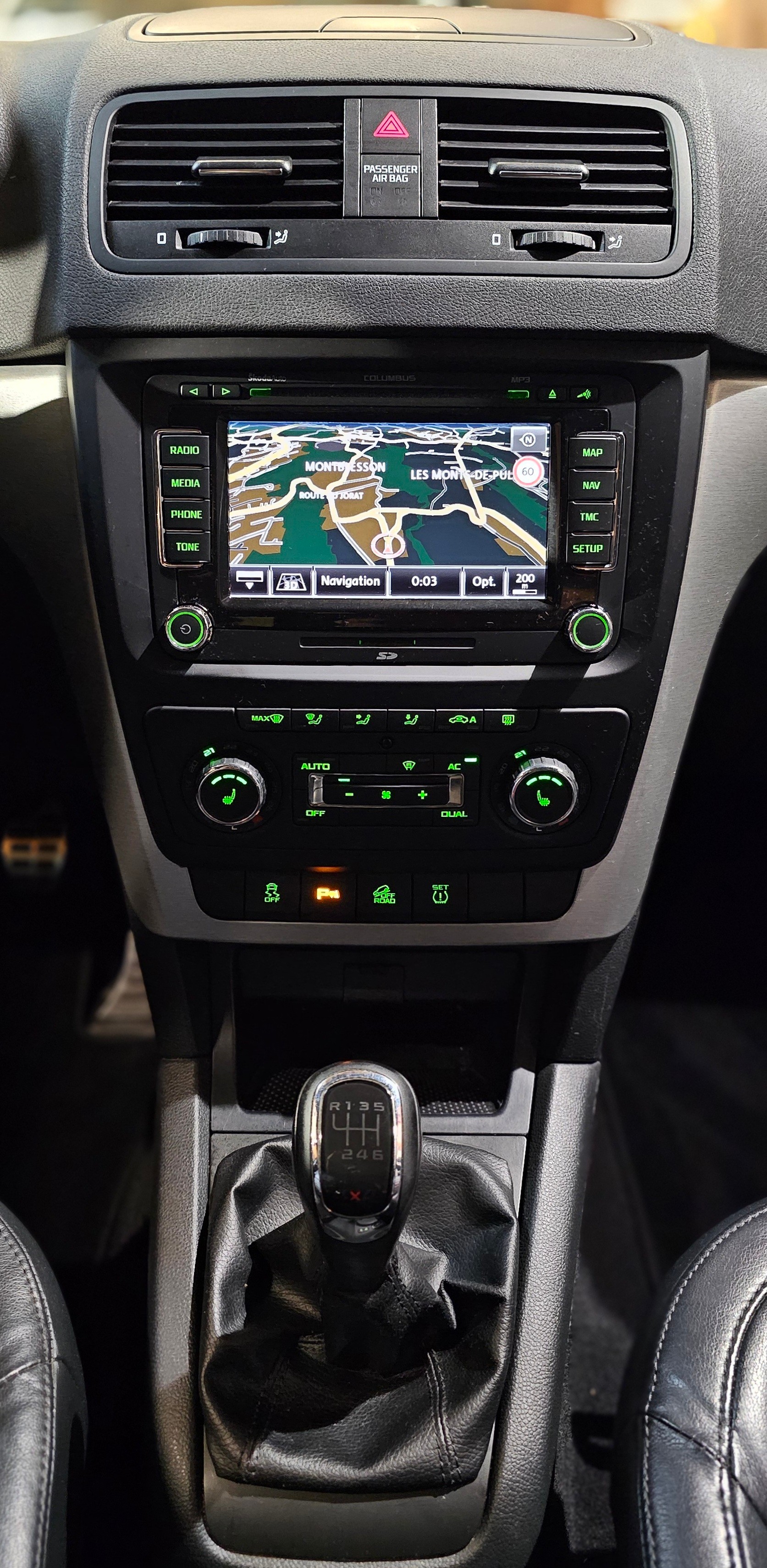 SKODA Yeti 1.8 TSI Experience 4x4-image-20