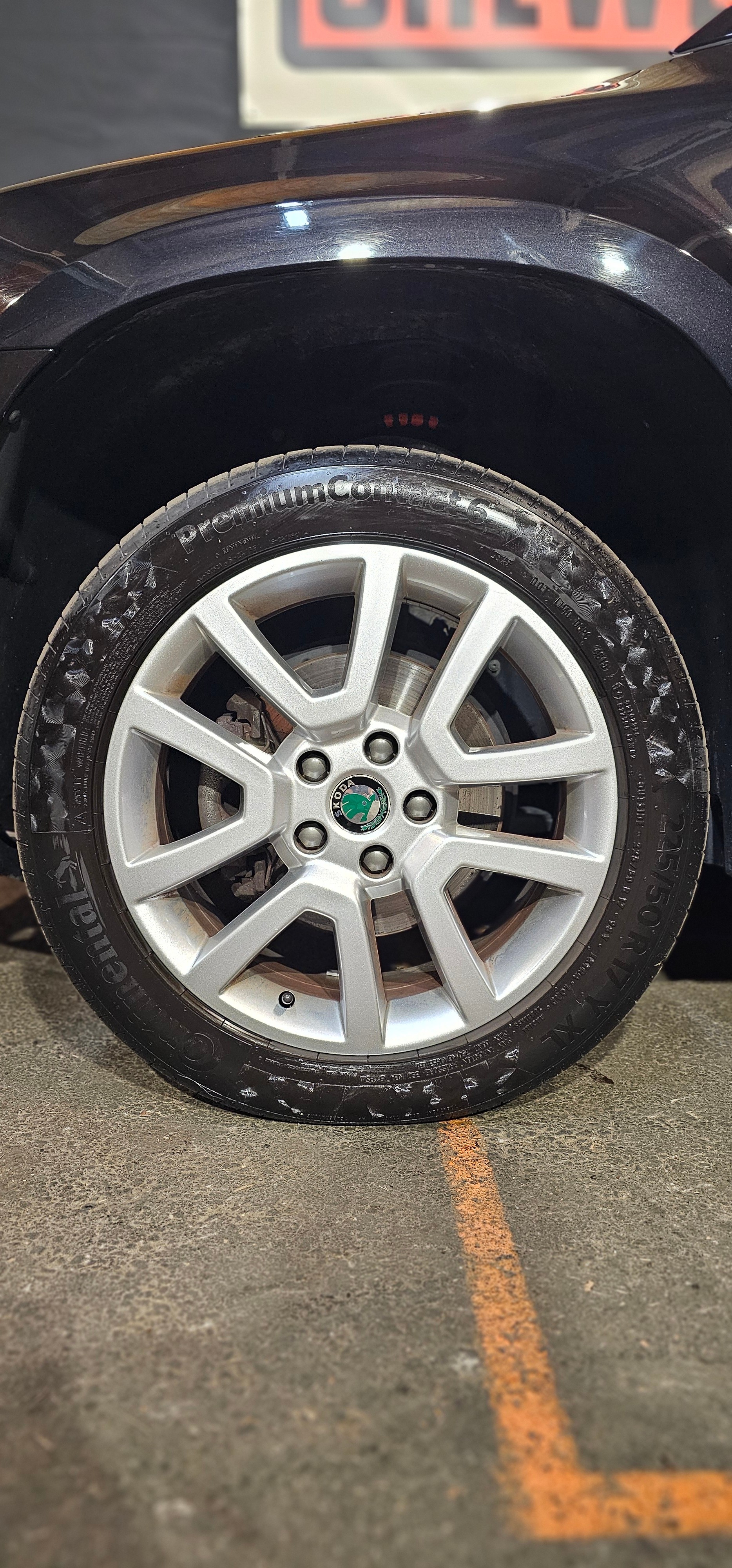 SKODA Yeti 1.8 TSI Experience 4x4-image-22