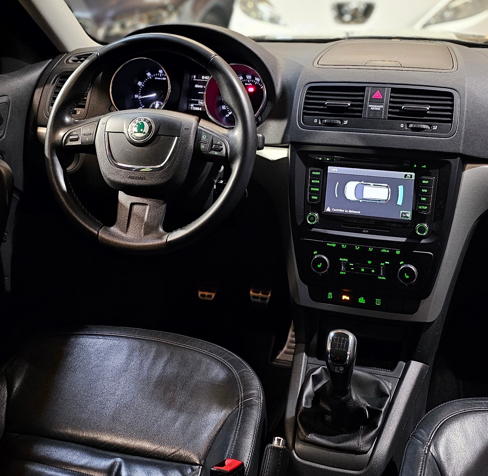 SKODA Yeti 1.8 TSI Experience 4x4-image-19