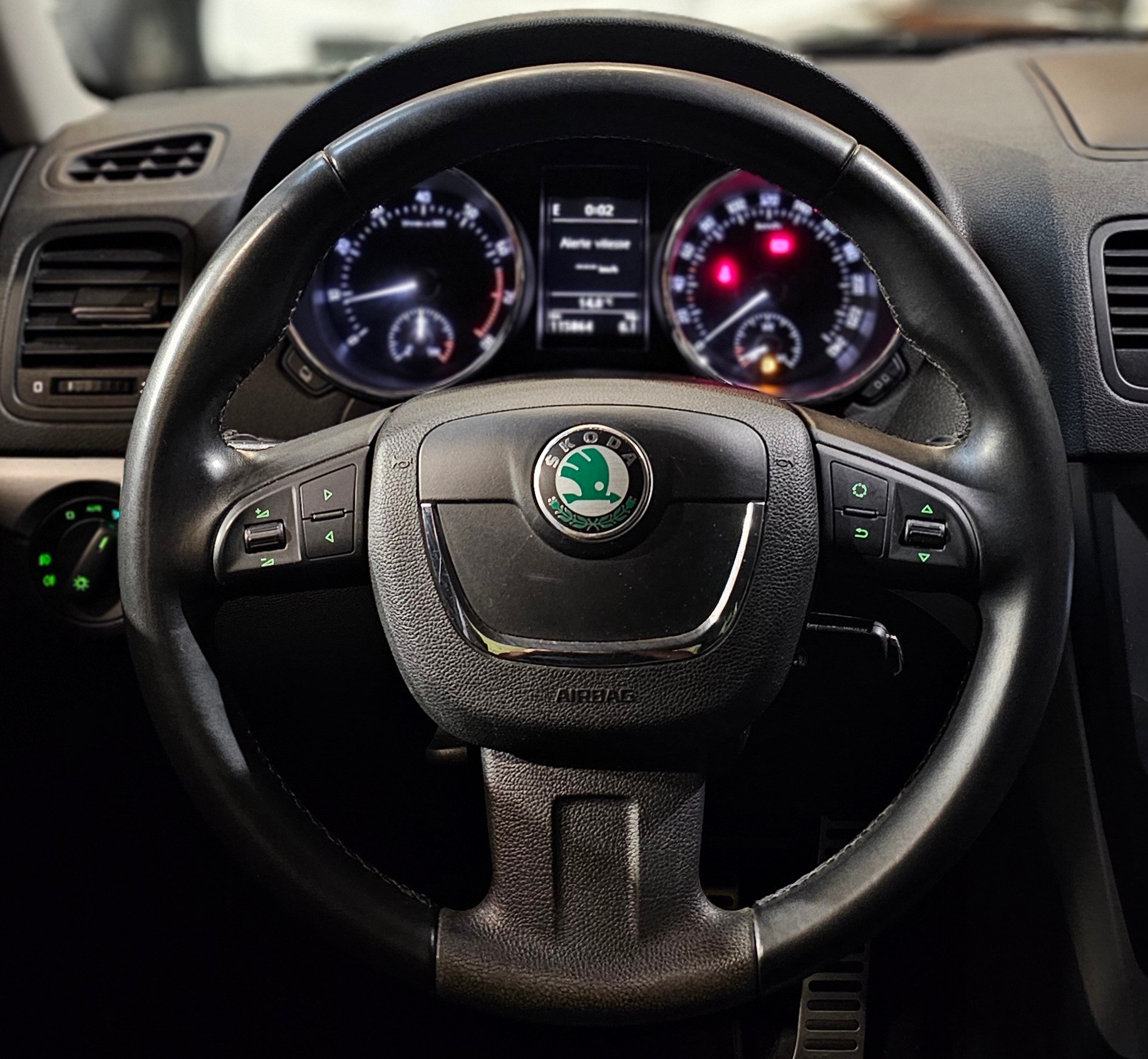 SKODA Yeti 1.8 TSI Experience 4x4-image-18