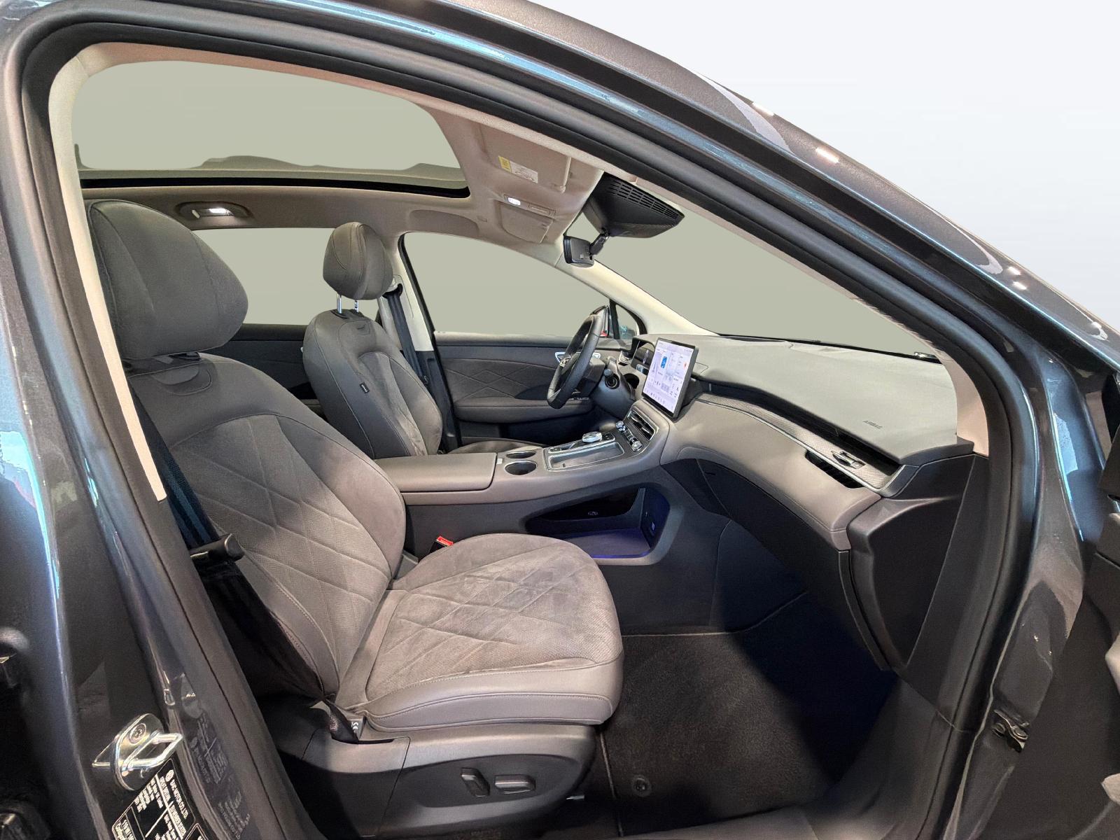 MG S6 EV 77 kWh Luxury 4WD-image-9