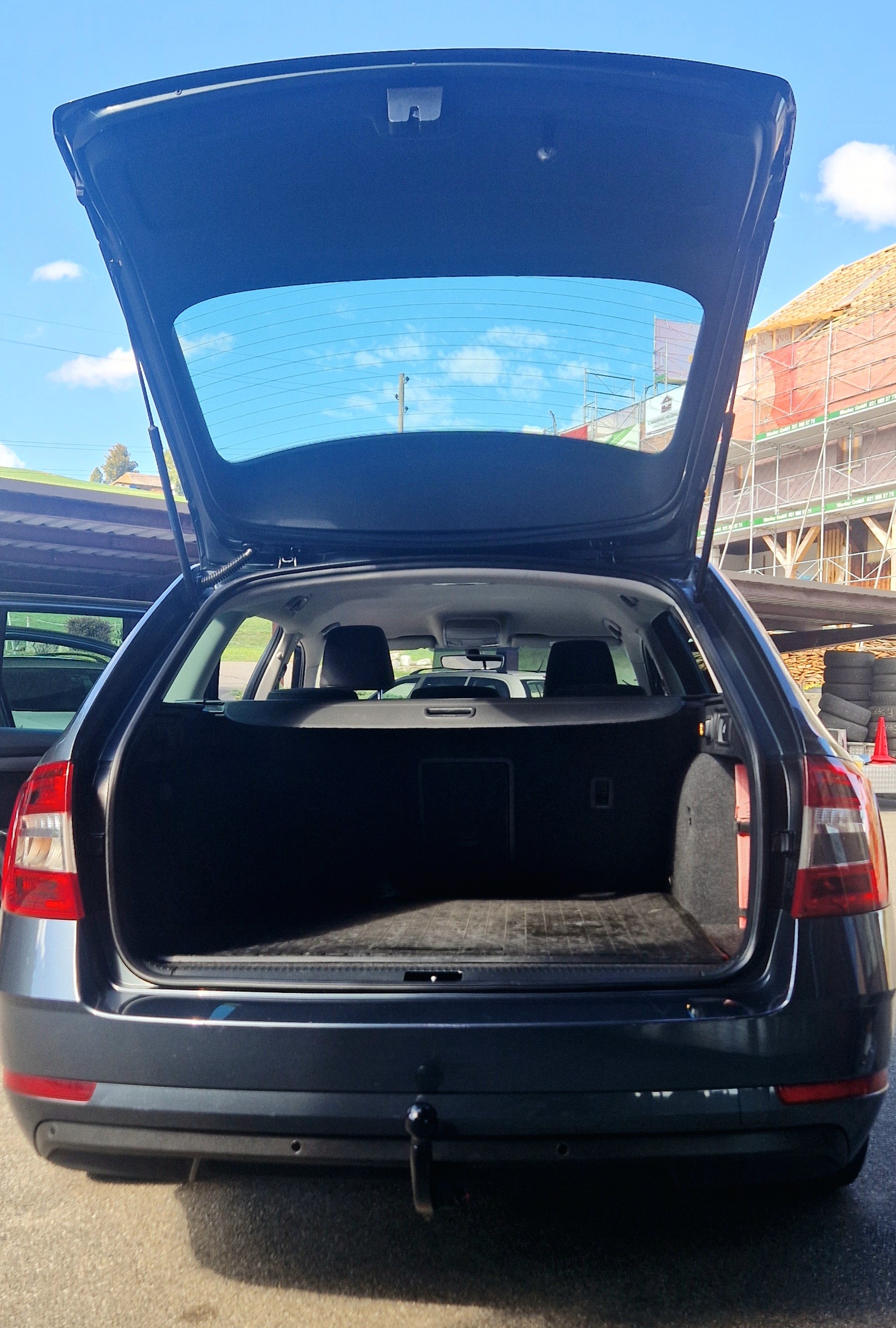 SKODA Octavia Combi 2.0 TSI Clever 4x4 DSG-image-3