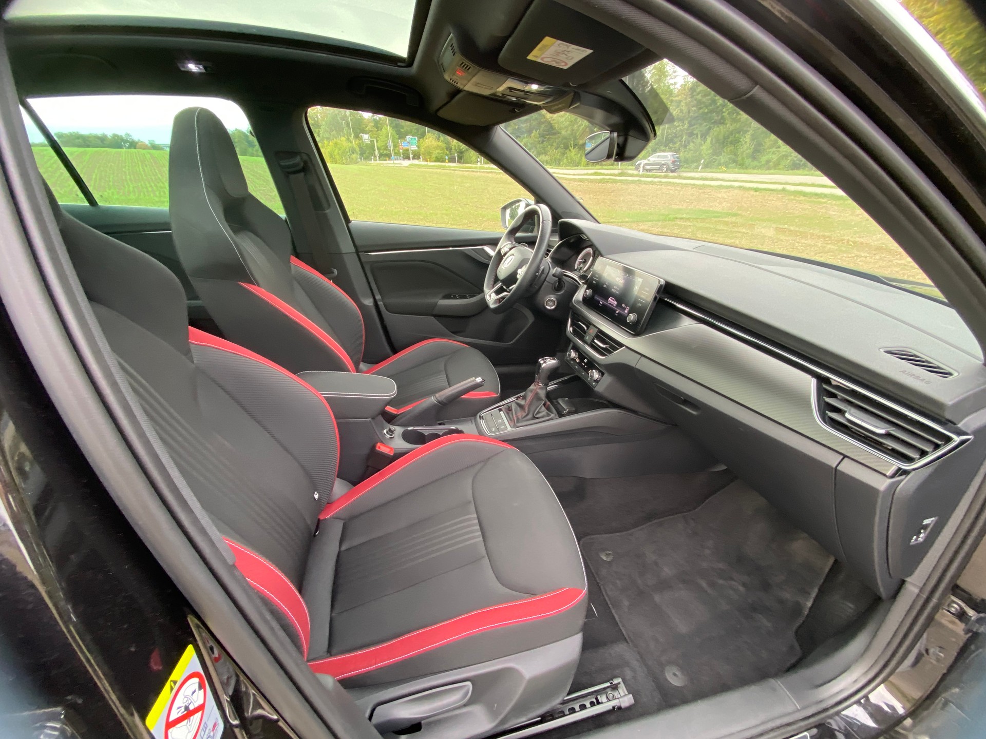 SKODA Kamiq 1.0 TSI Monte Carlo DSG-image-10