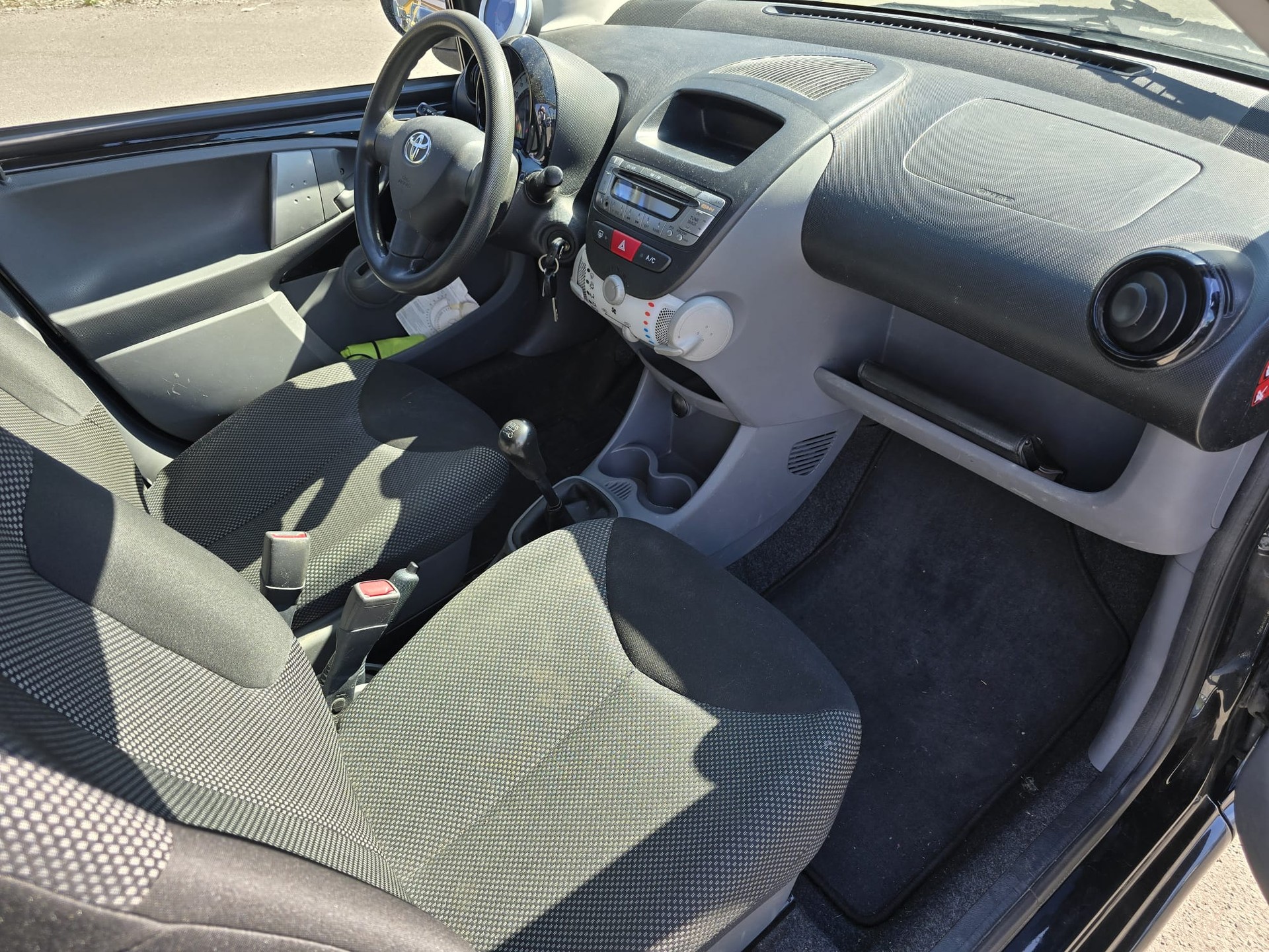 TOYOTA Aygo 1.0 Linea Sol-image-12