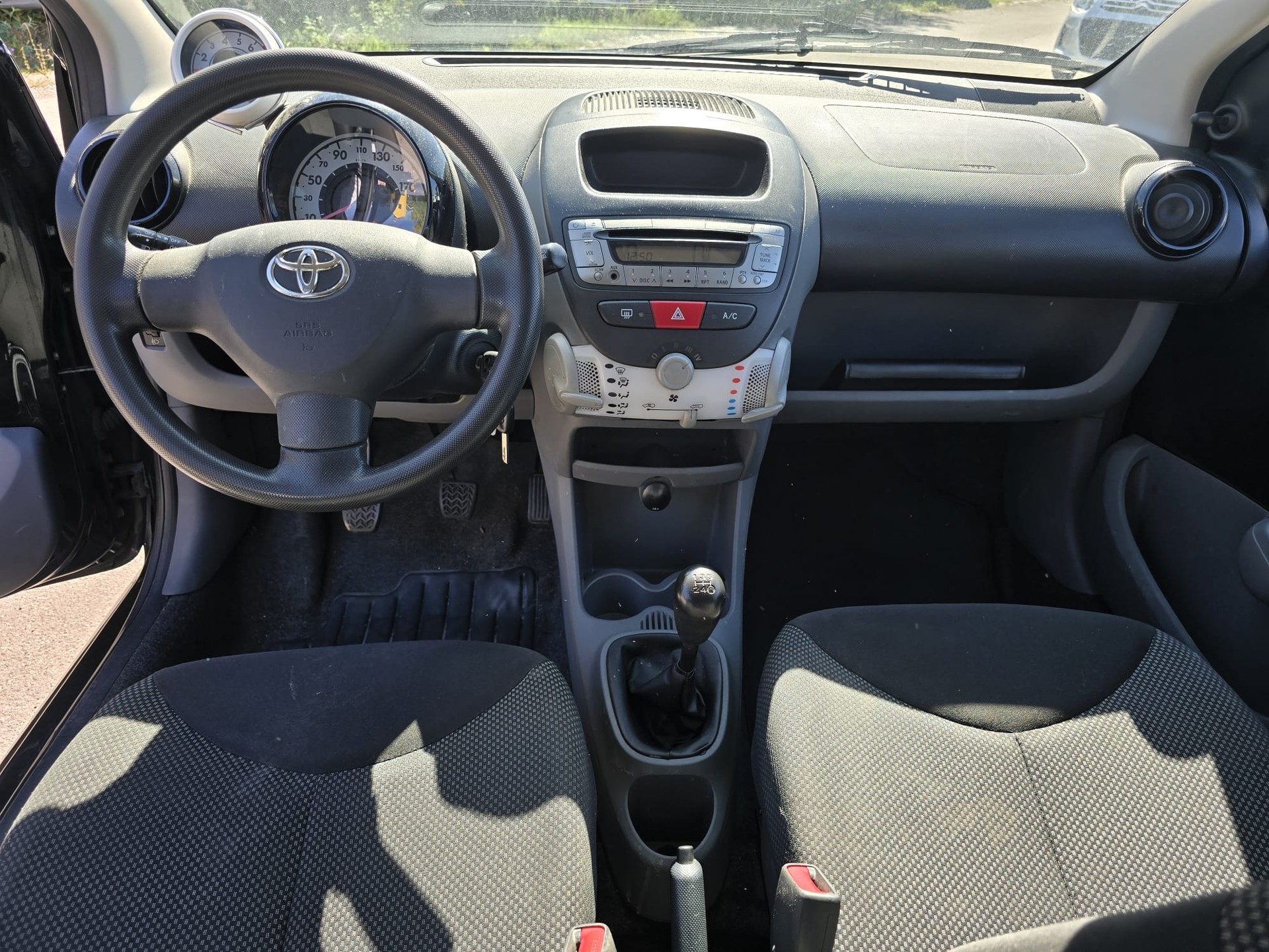 TOYOTA Aygo 1.0 Linea Sol-image-8